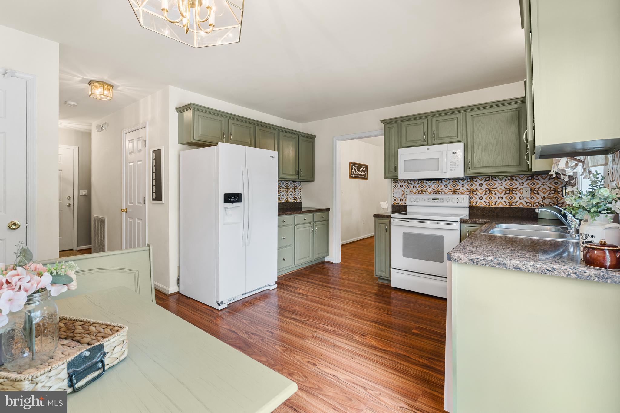 1459 COLONIAL ROAD