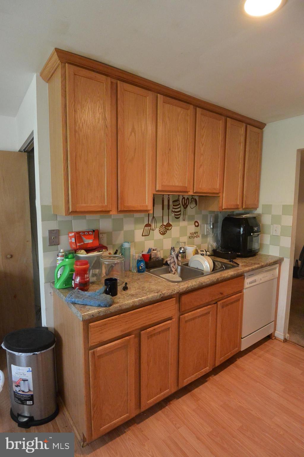 LONG REACH HOUSE CONDOMINIUMS - Residential