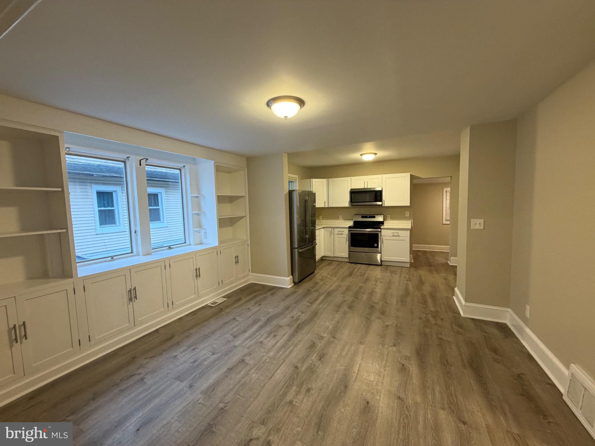 704 N LENOLA ROAD