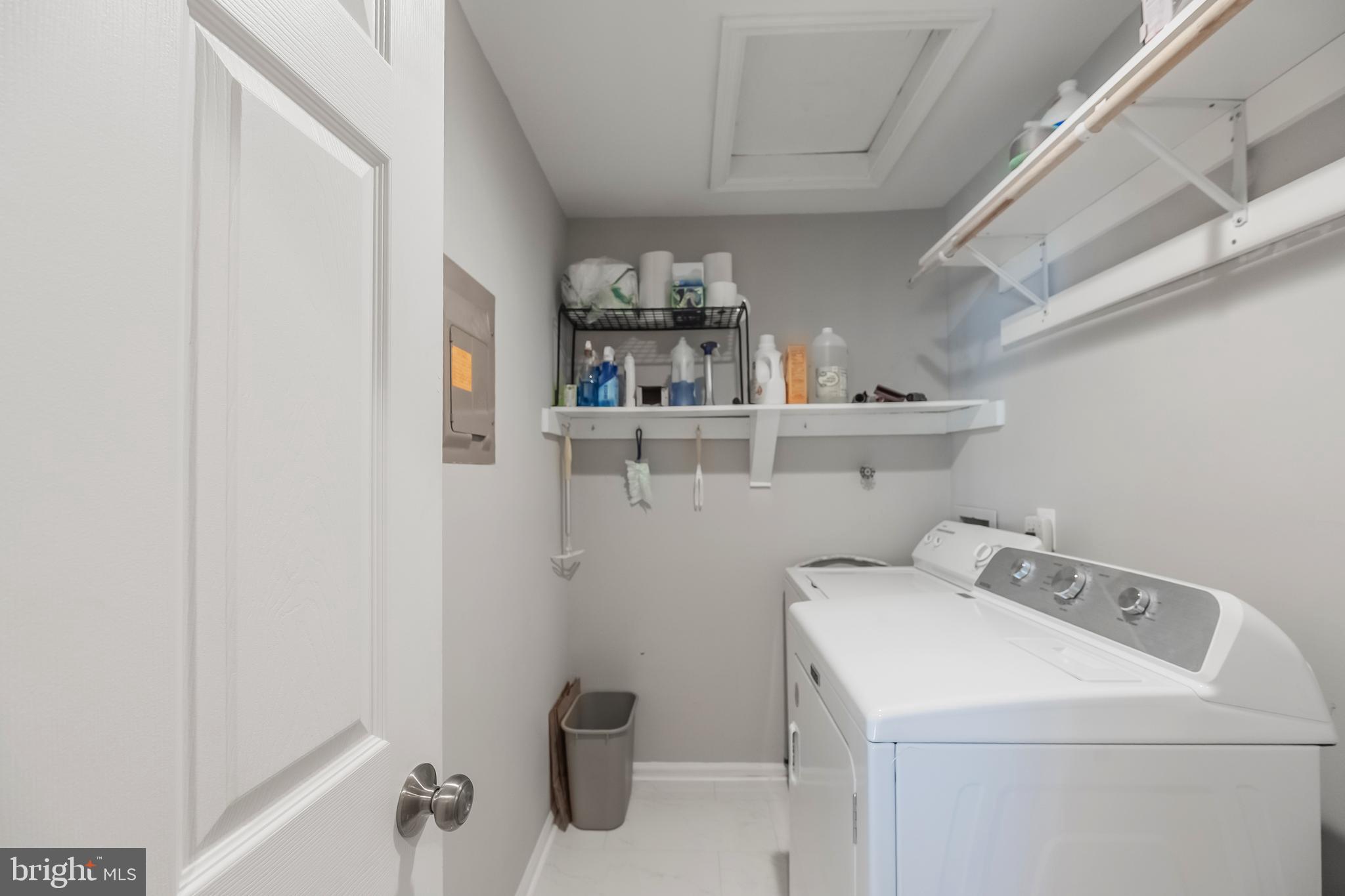 HUNTERS CROSSING - Residential