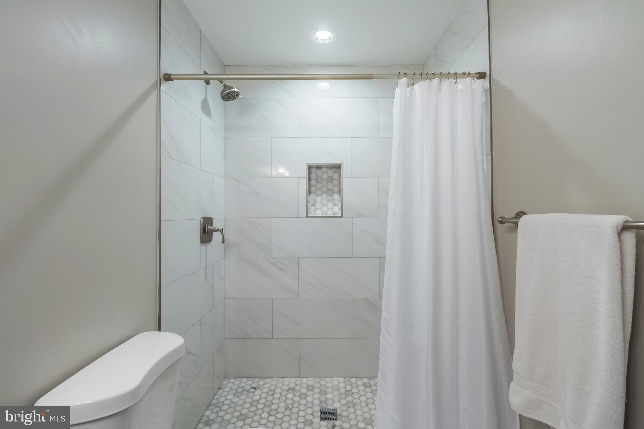 HUNTERS CROSSING - Residential