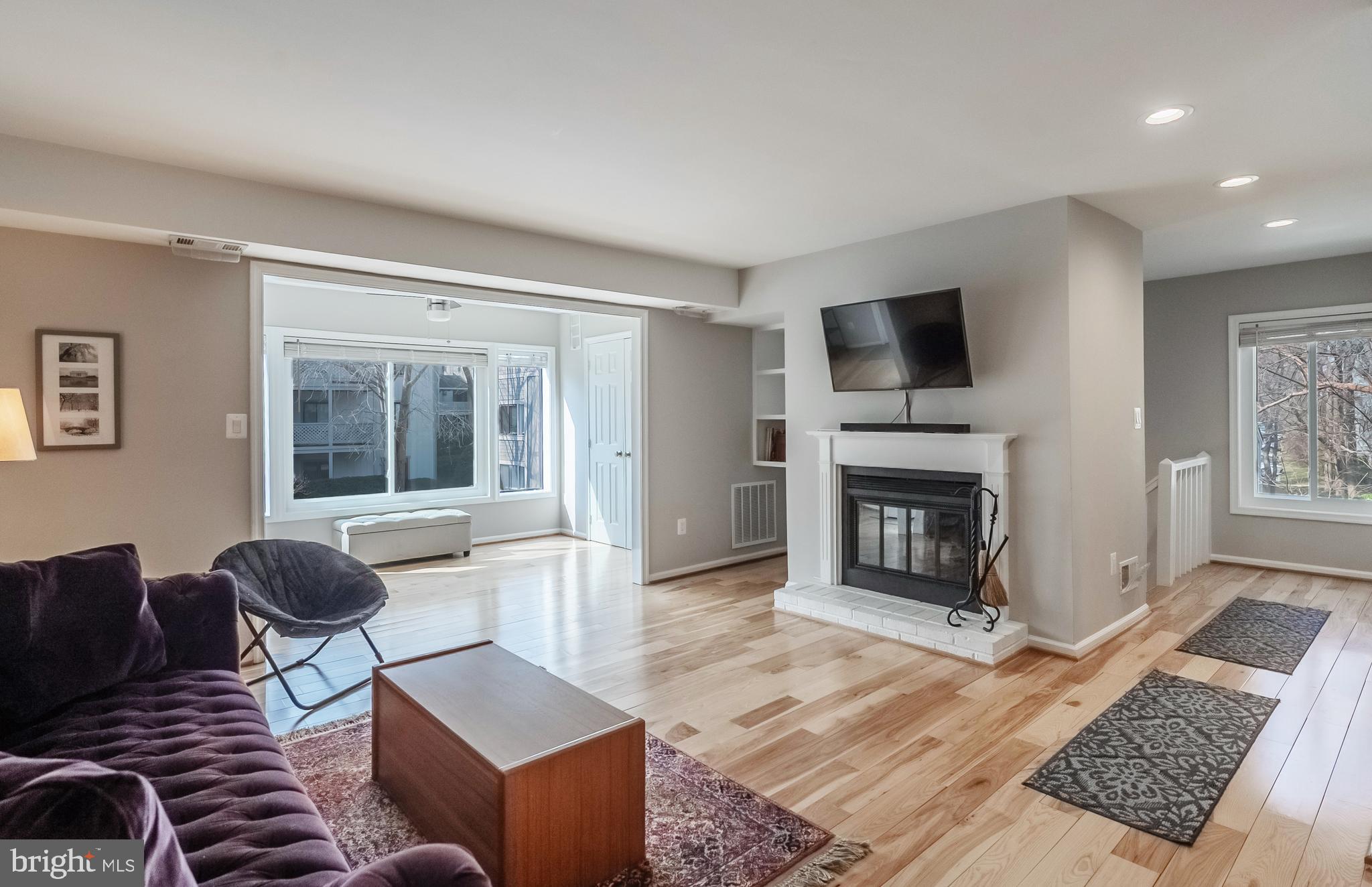 HUNTERS CROSSING - Residential