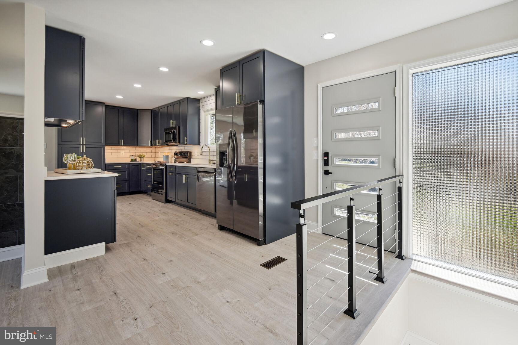 MANOR WOODS - Residential