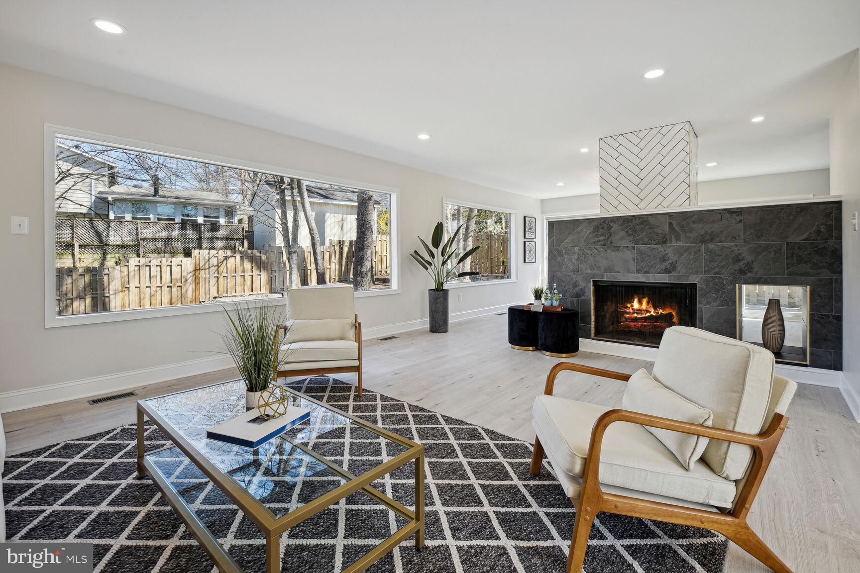 MANOR WOODS - Residential