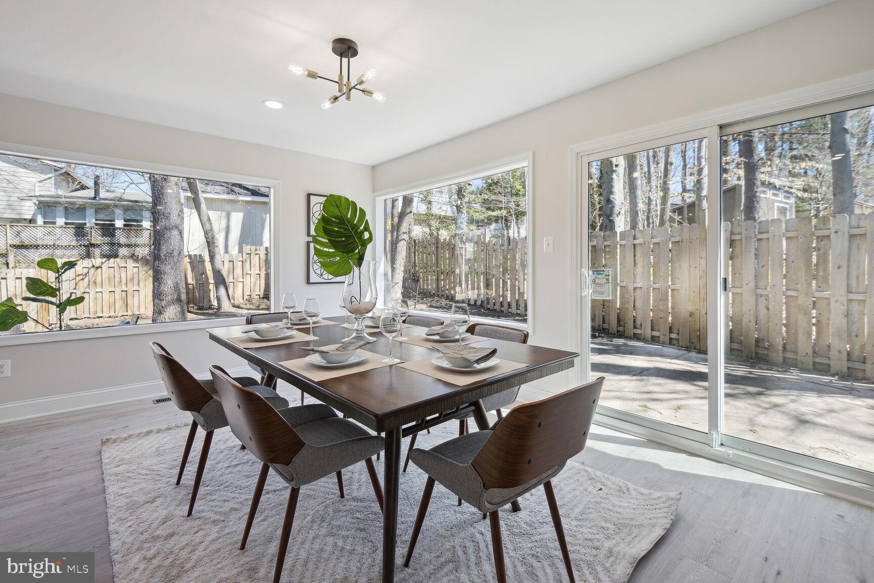 MANOR WOODS - Residential