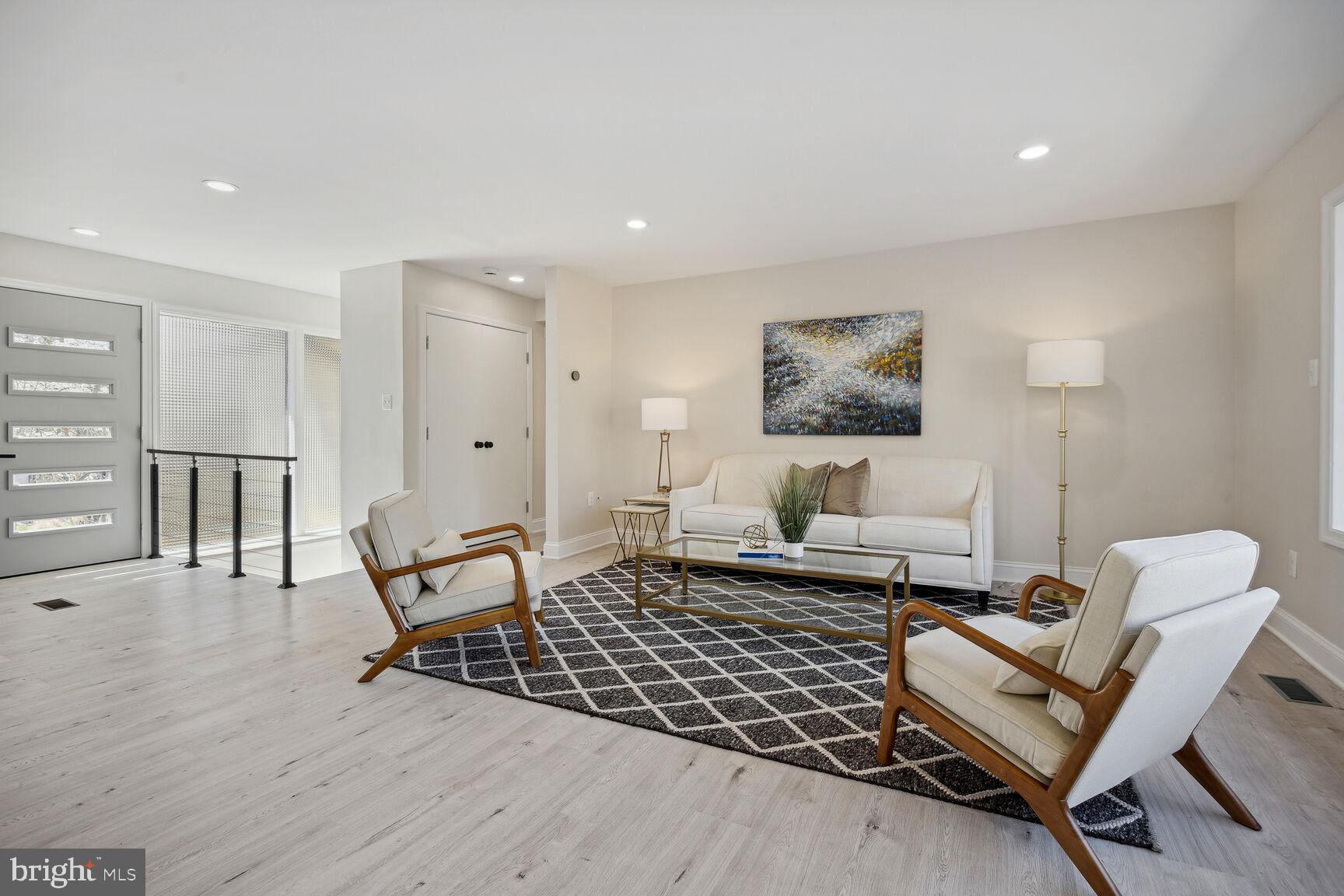 MANOR WOODS - Residential