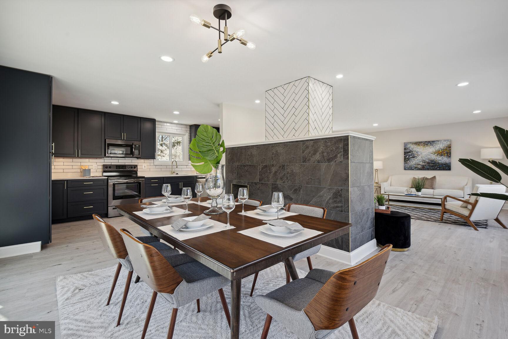 MANOR WOODS - Residential