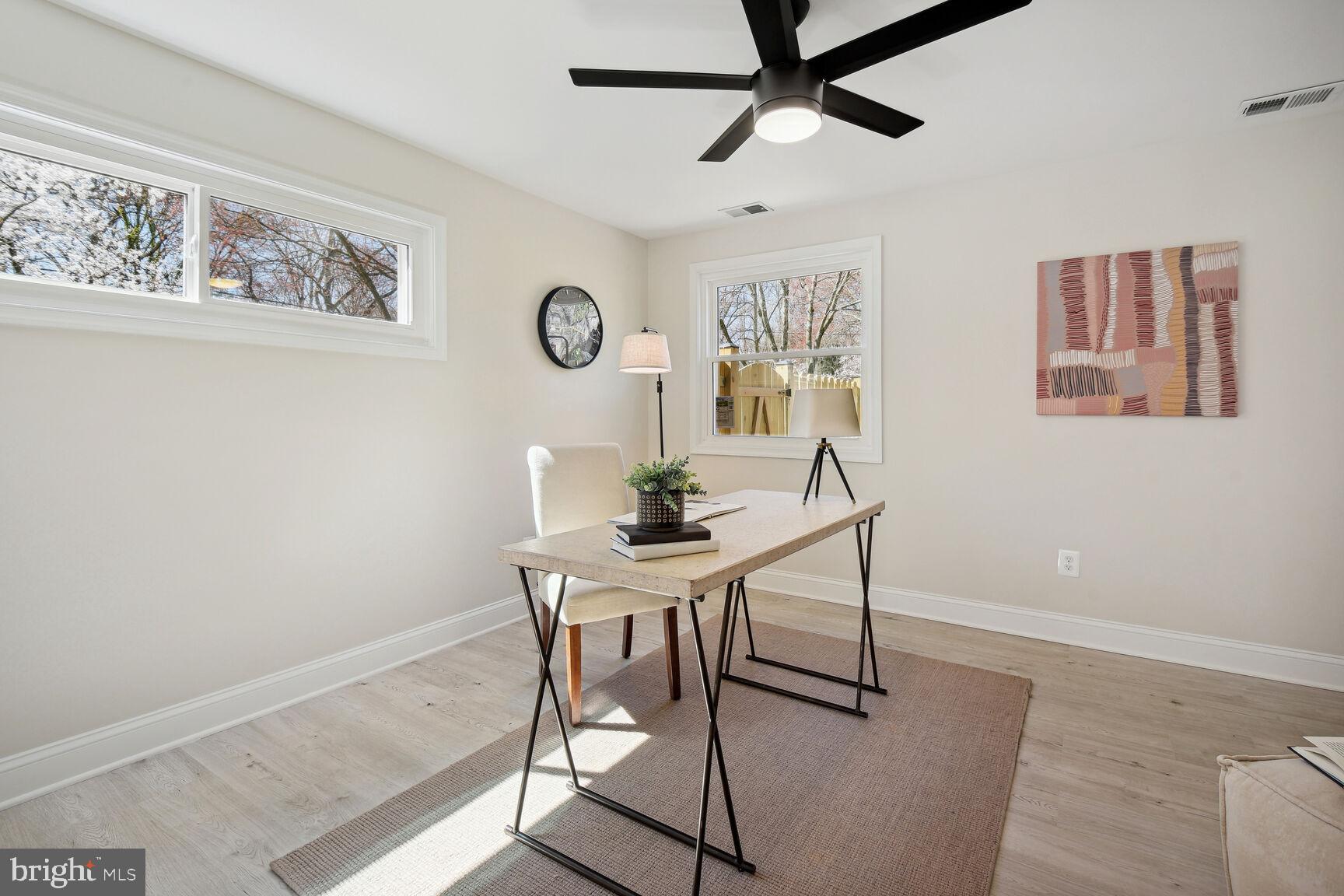 MANOR WOODS - Residential