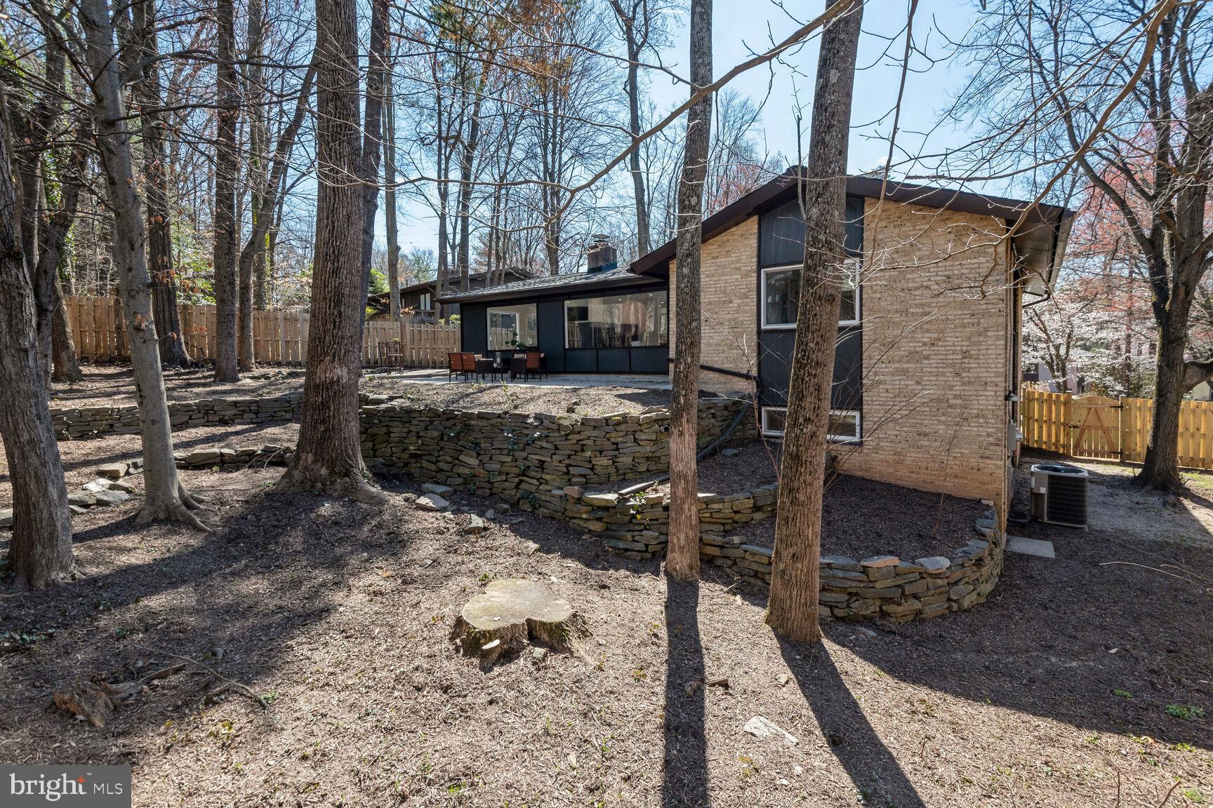 MANOR WOODS - Residential