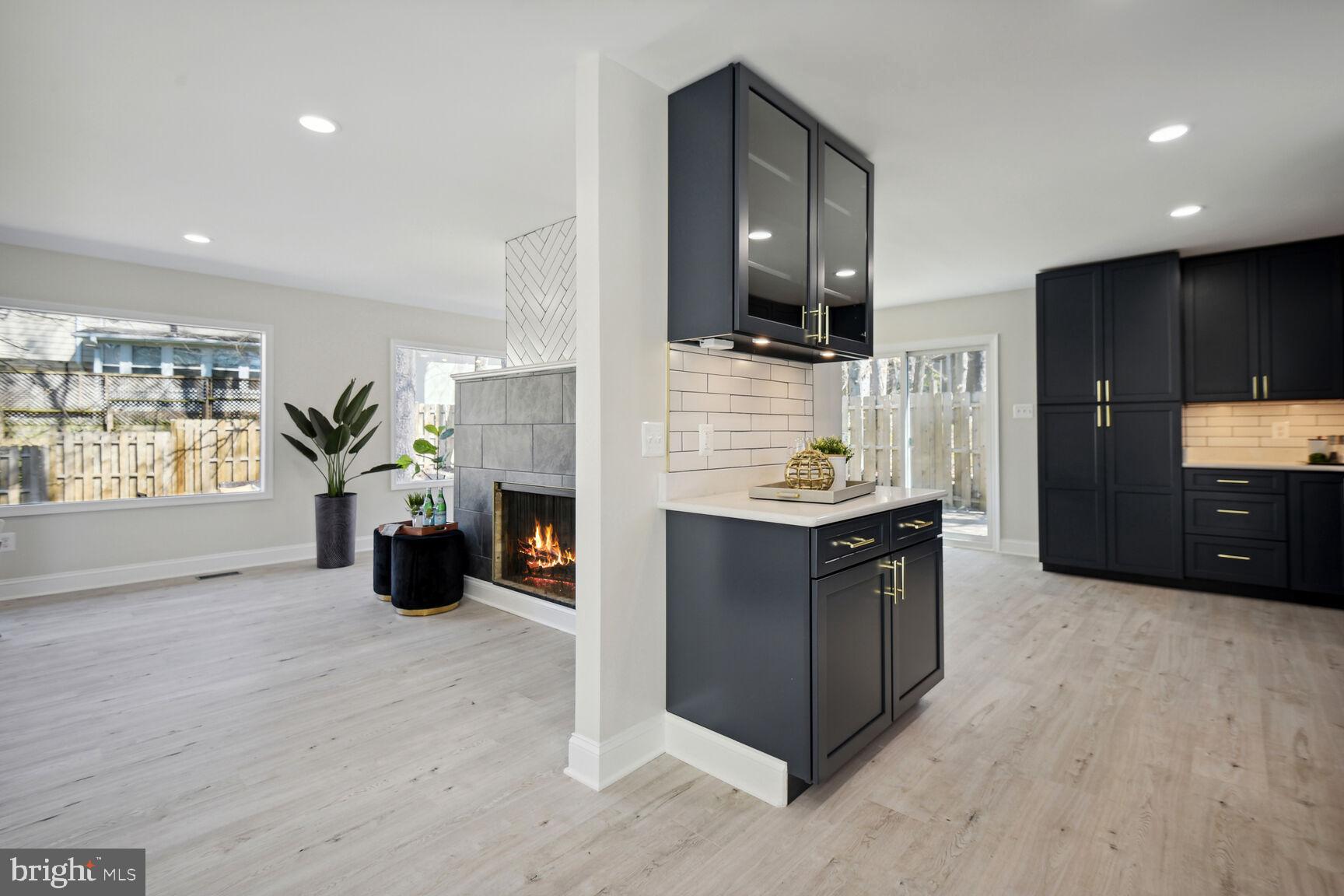 MANOR WOODS - Residential