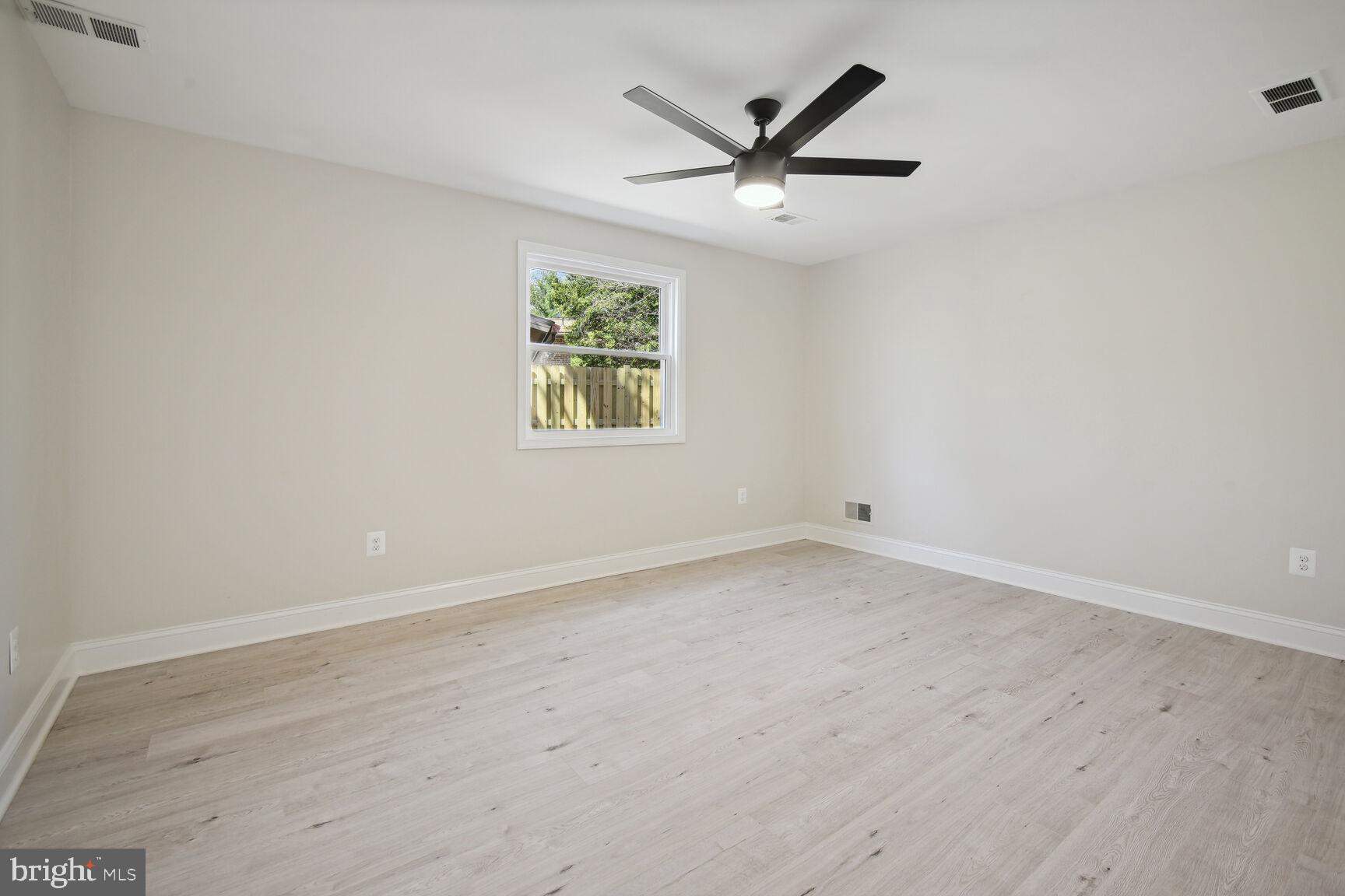 MANOR WOODS - Residential