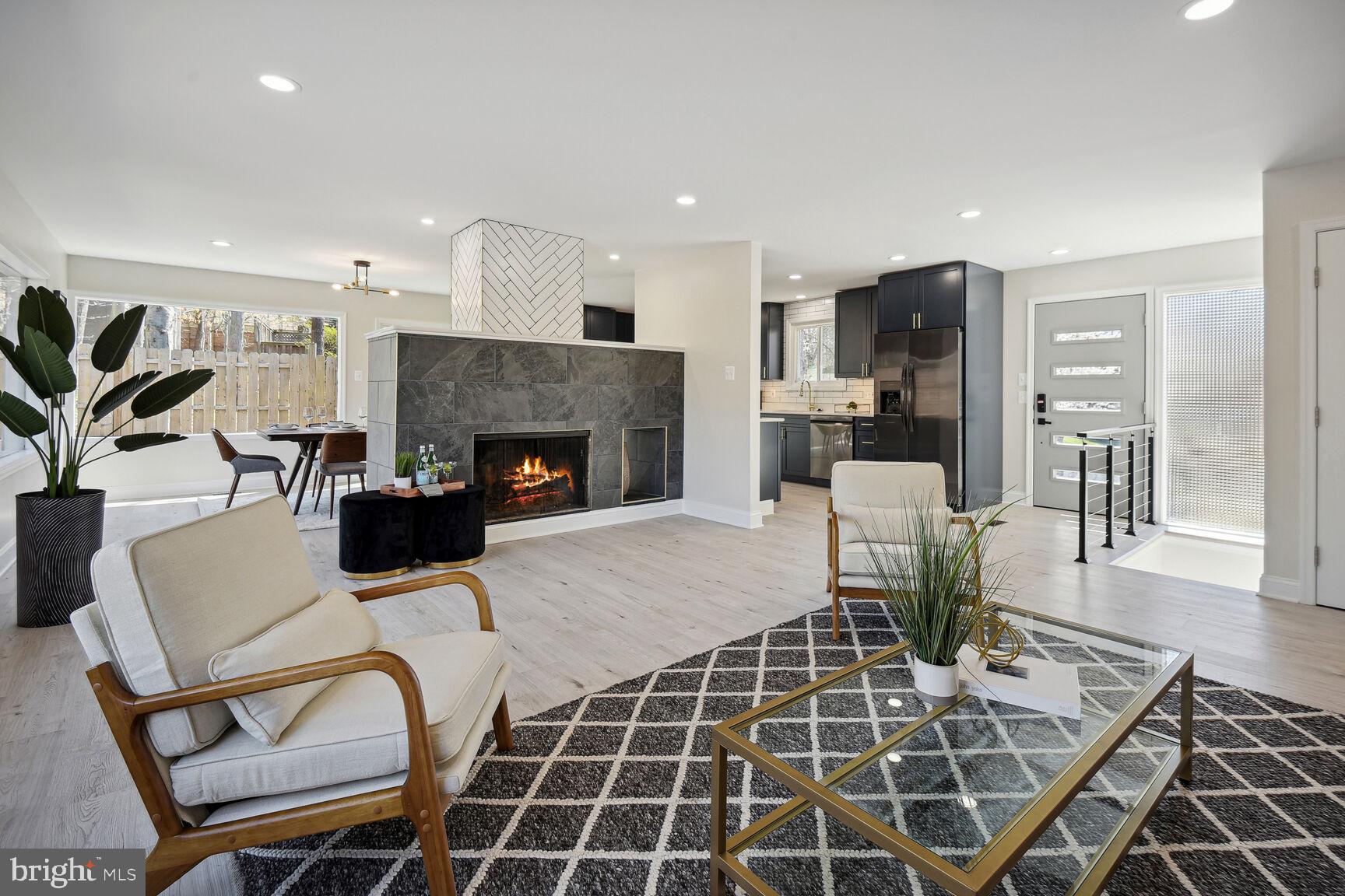 MANOR WOODS - Residential