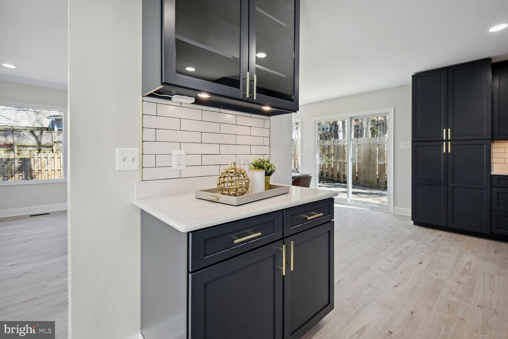 MANOR WOODS - Residential