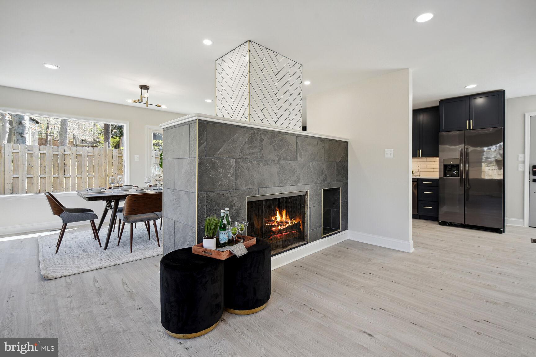 MANOR WOODS - Residential