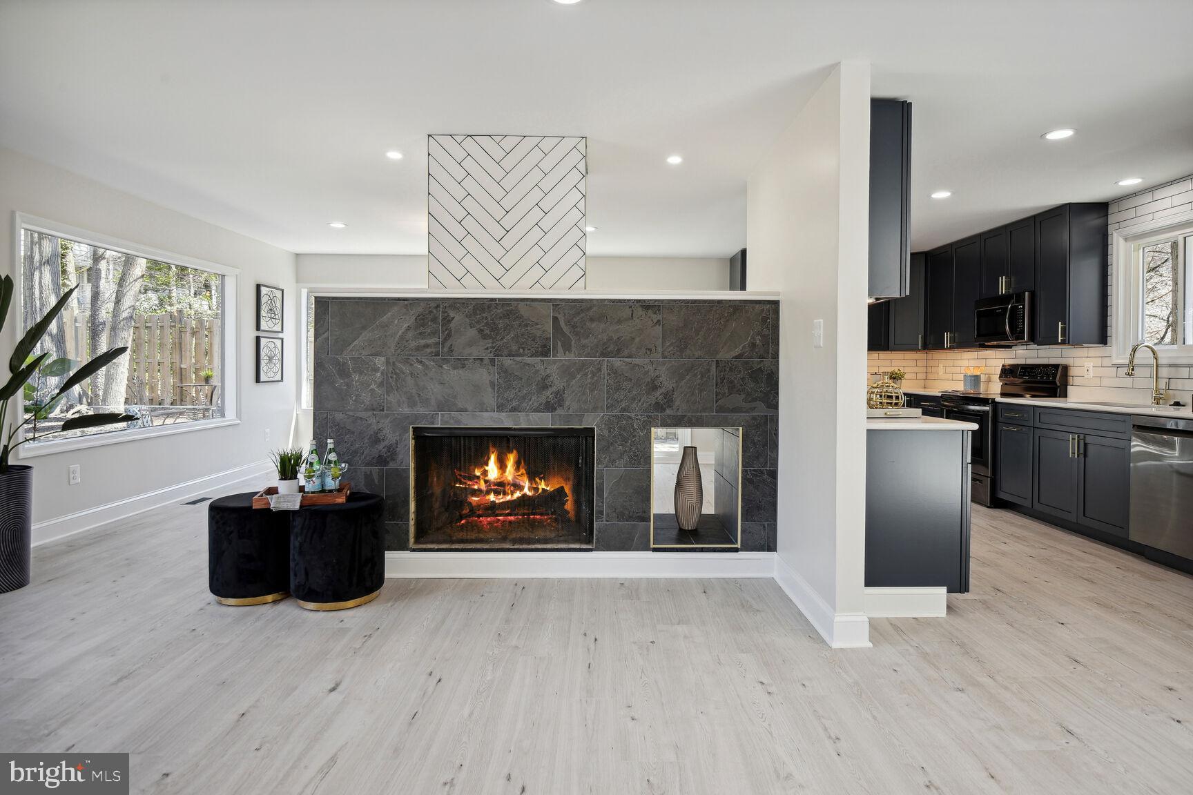 MANOR WOODS - Residential