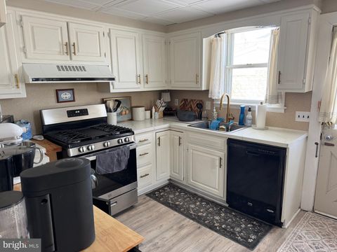 Tiny photo for 113 Isabel Avenue, GLENOLDEN, PA 19036 (MLS # PADE2107380)