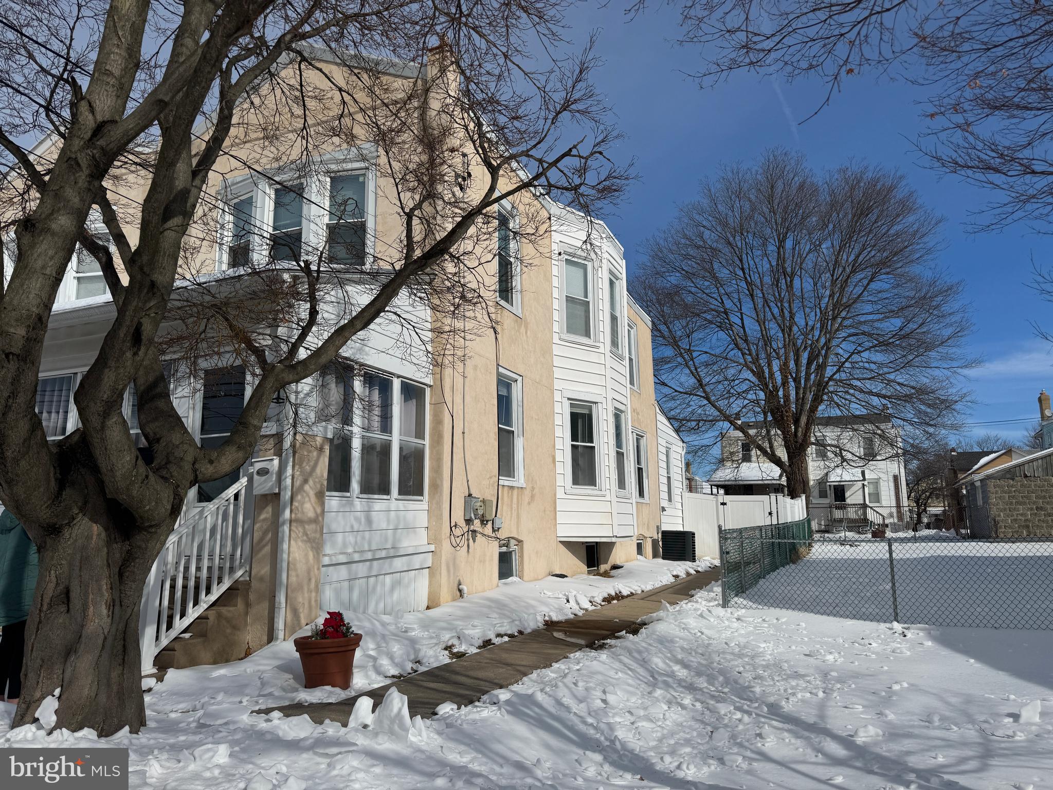 GLEN ACRES - Residential