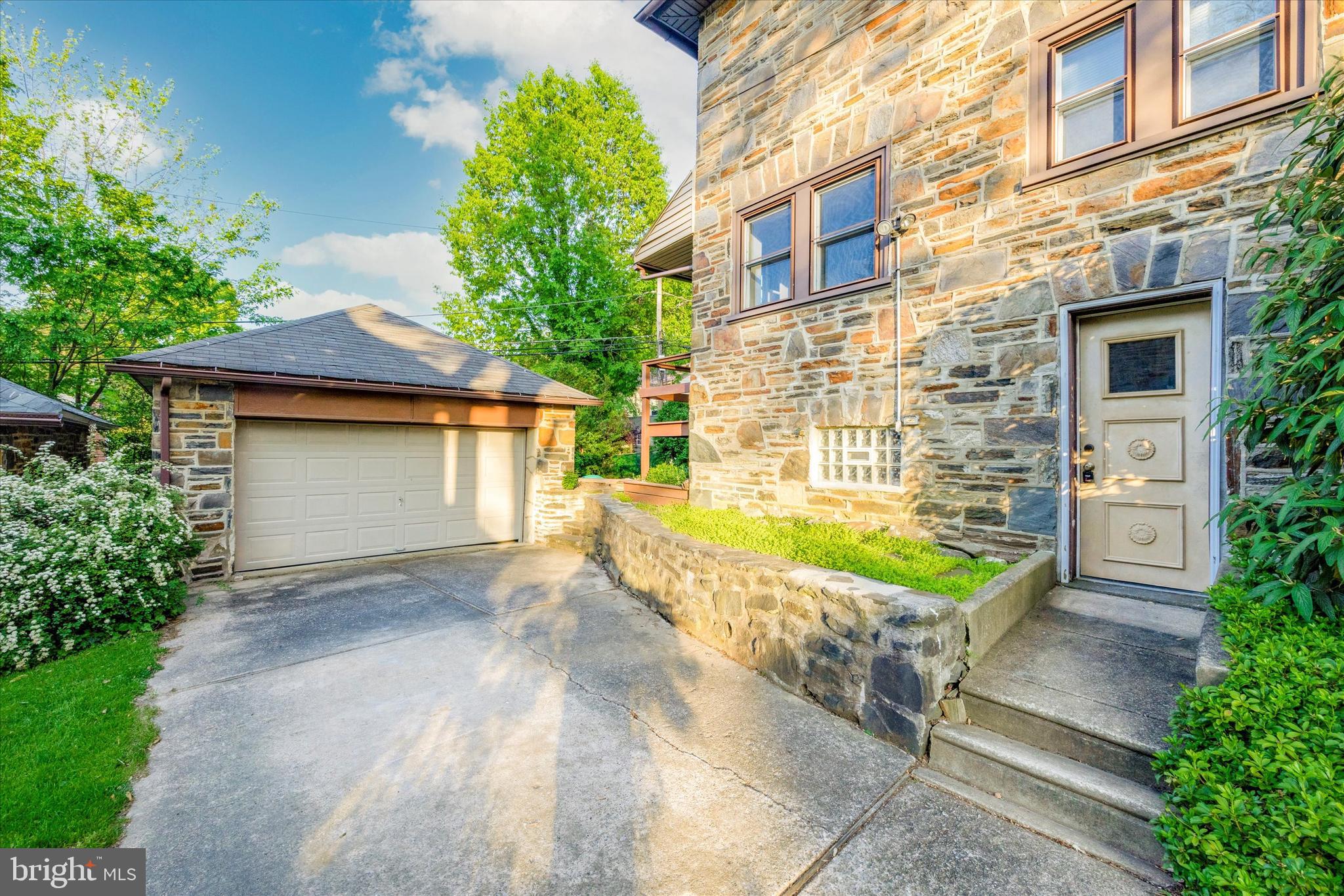 COLLEGE PARK - Residential