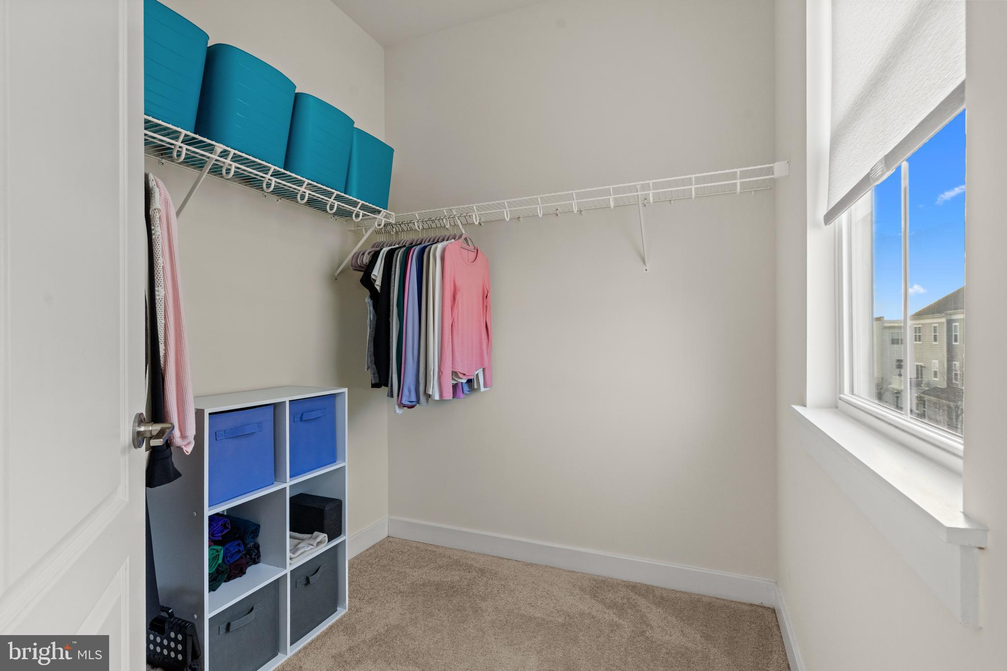 WATERSIDE - Residential