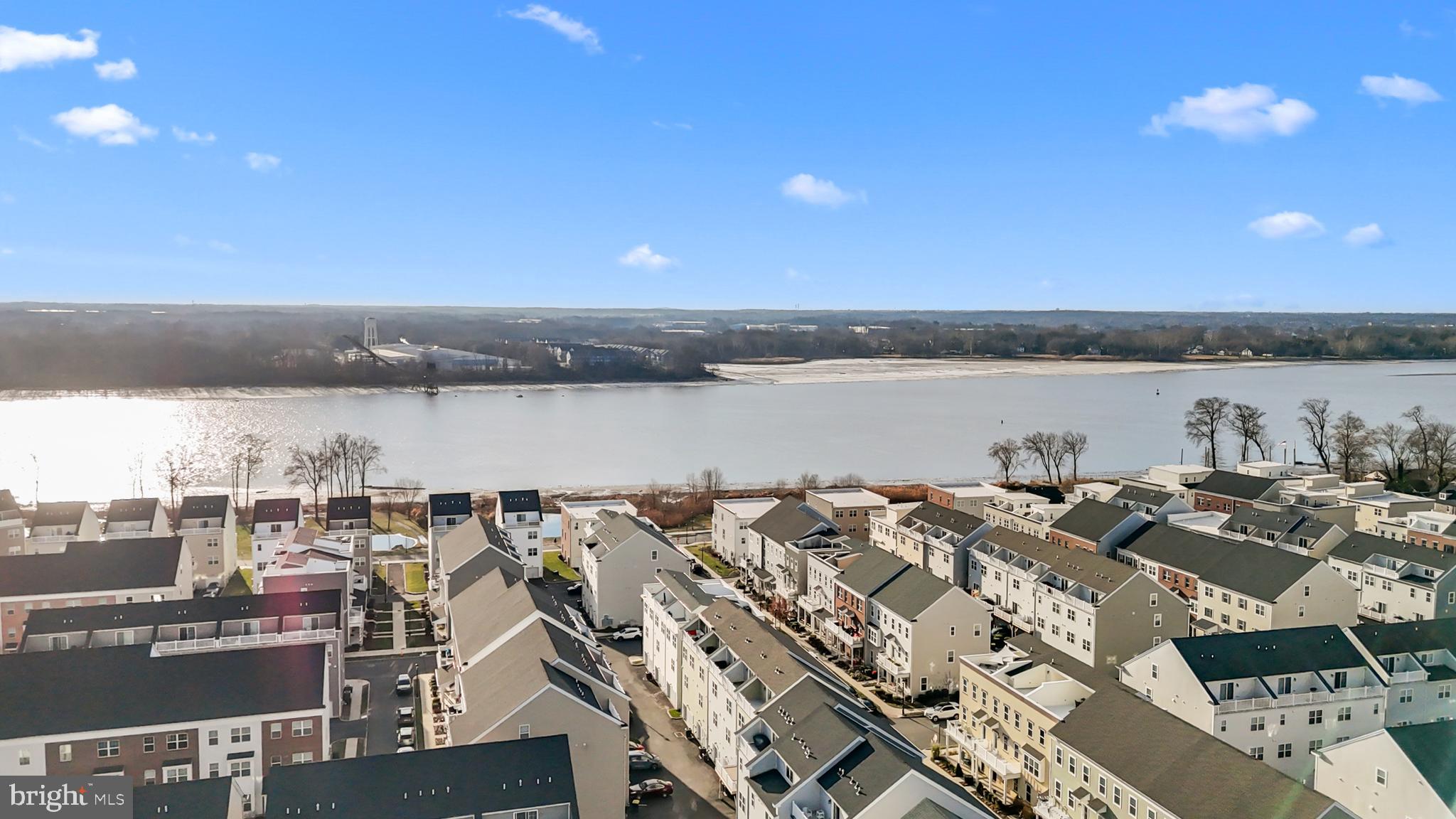 WATERSIDE - Residential