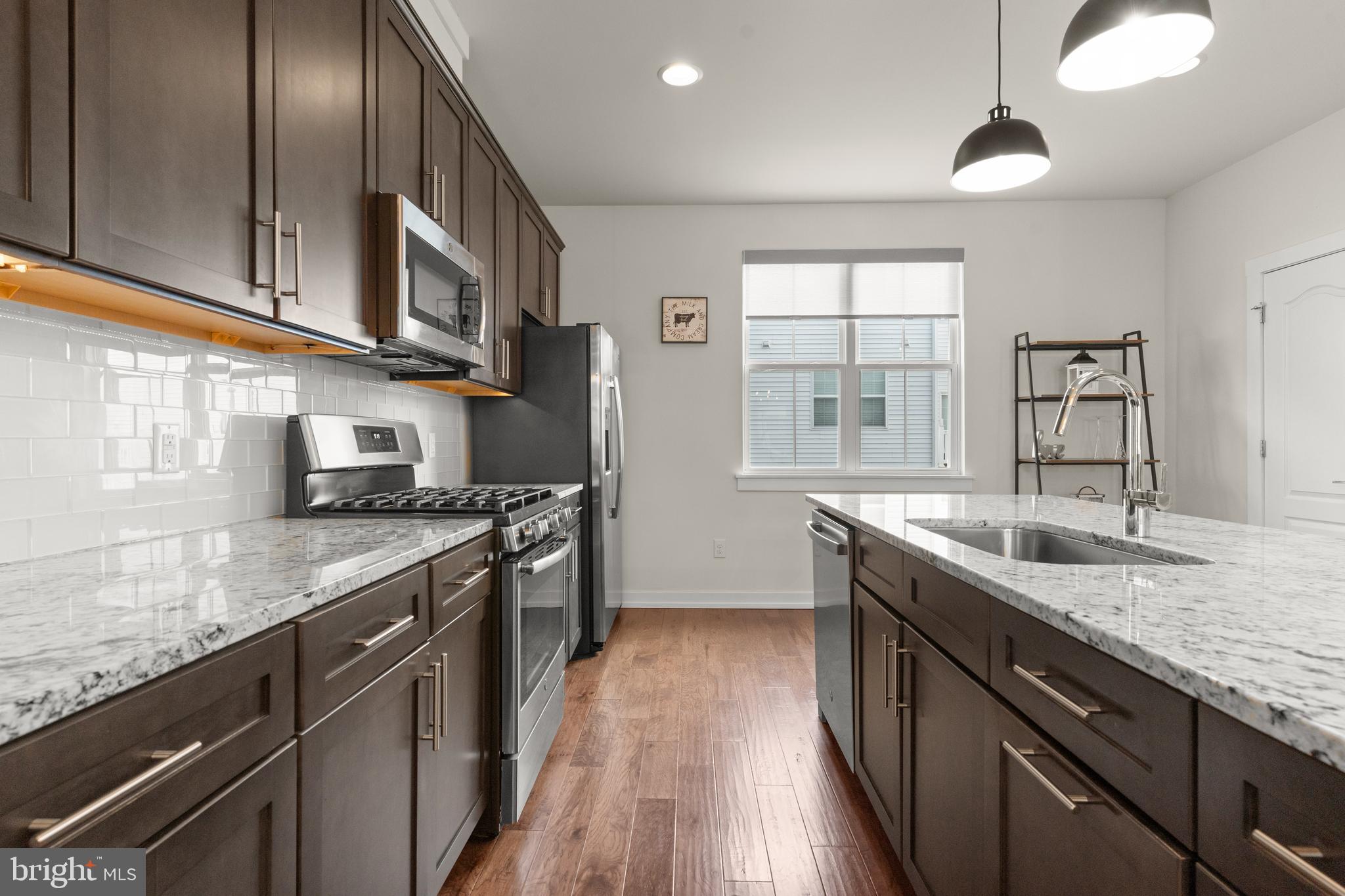 WATERSIDE - Residential