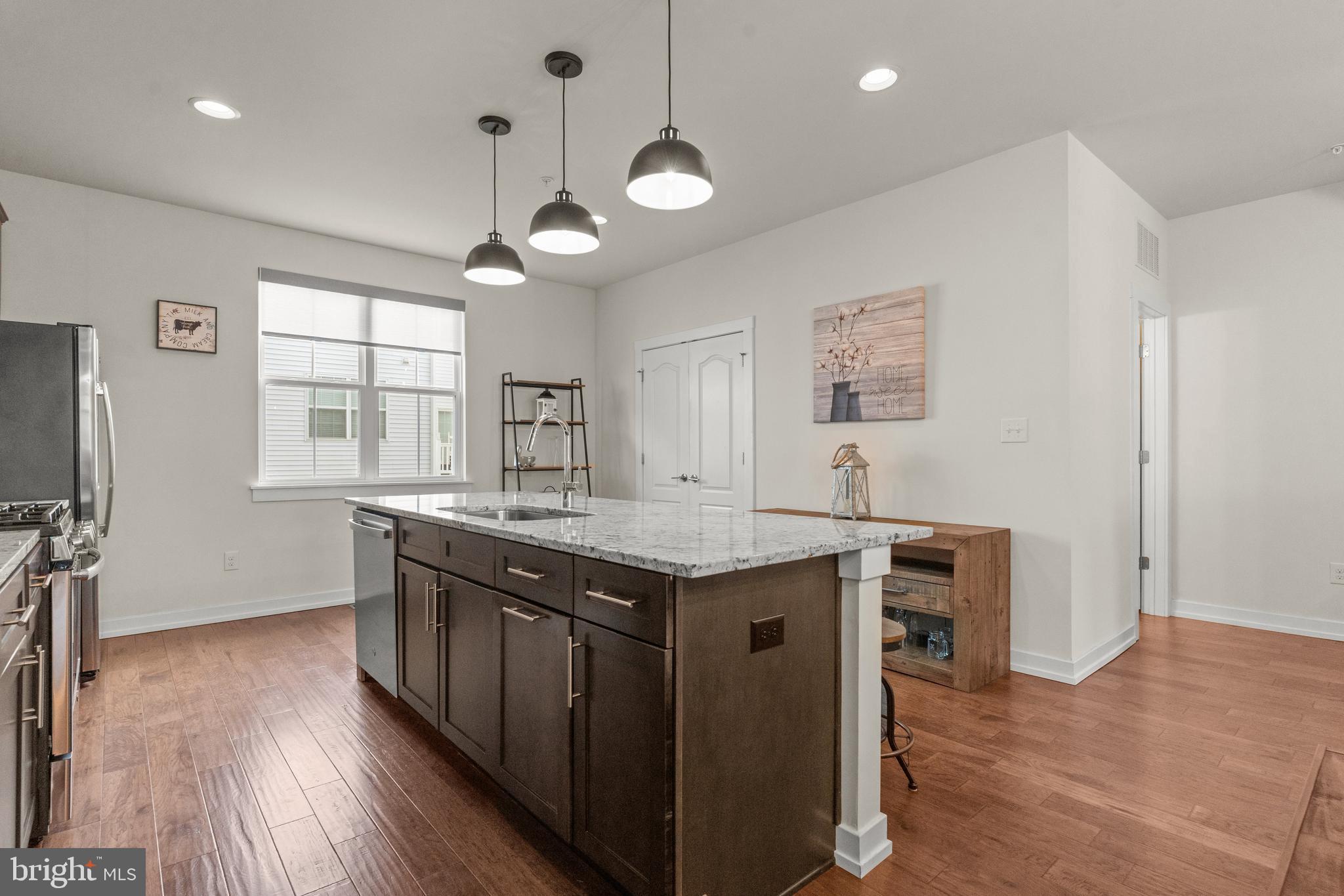 WATERSIDE - Residential