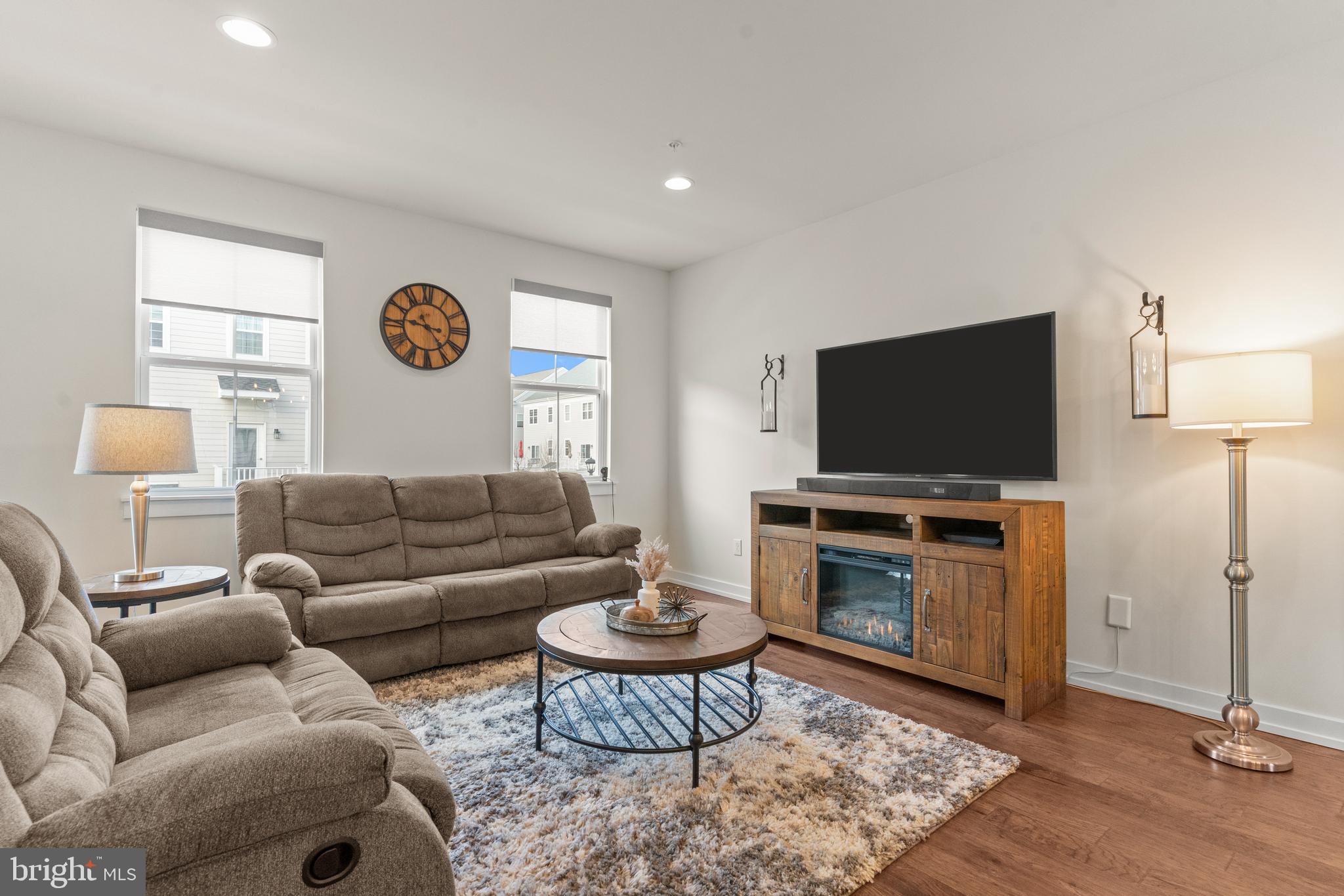 WATERSIDE - Residential