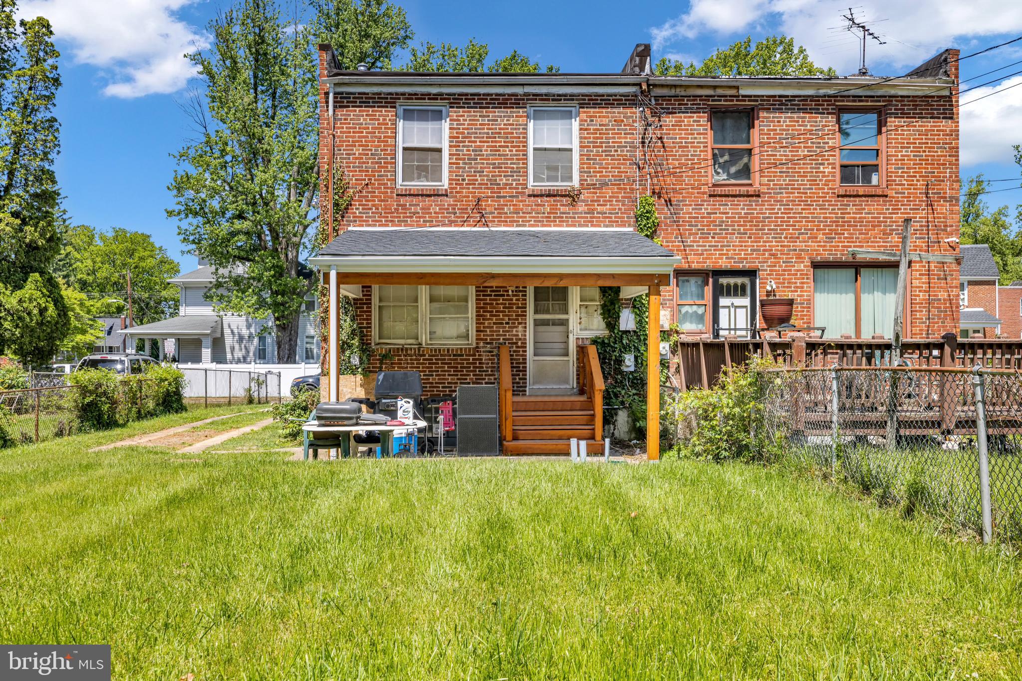 WEST ARLINGTON - Residential