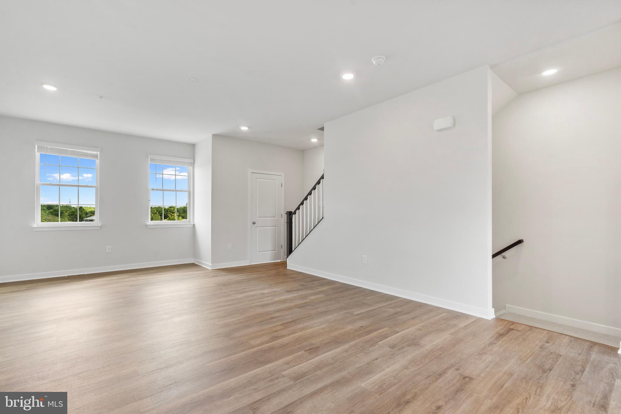 SPRING HILLS - Residential