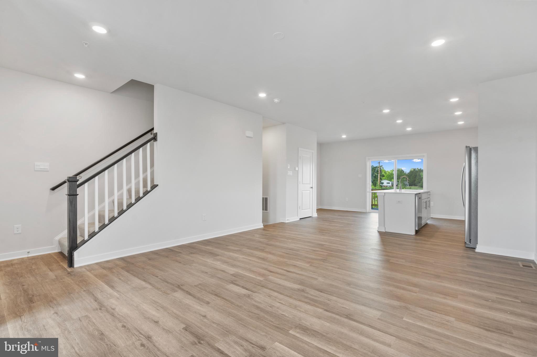 SPRING HILLS - Residential