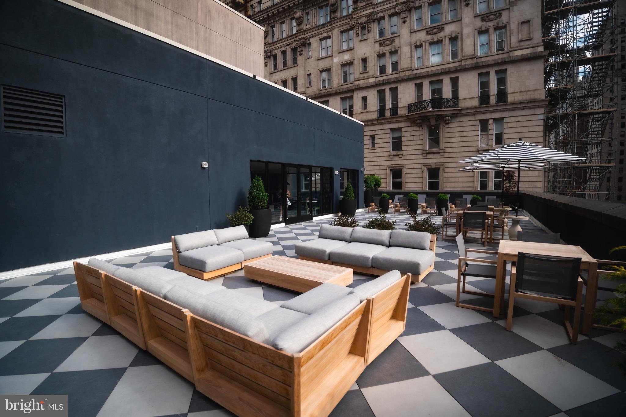 CENTER CITY - Residential Lease