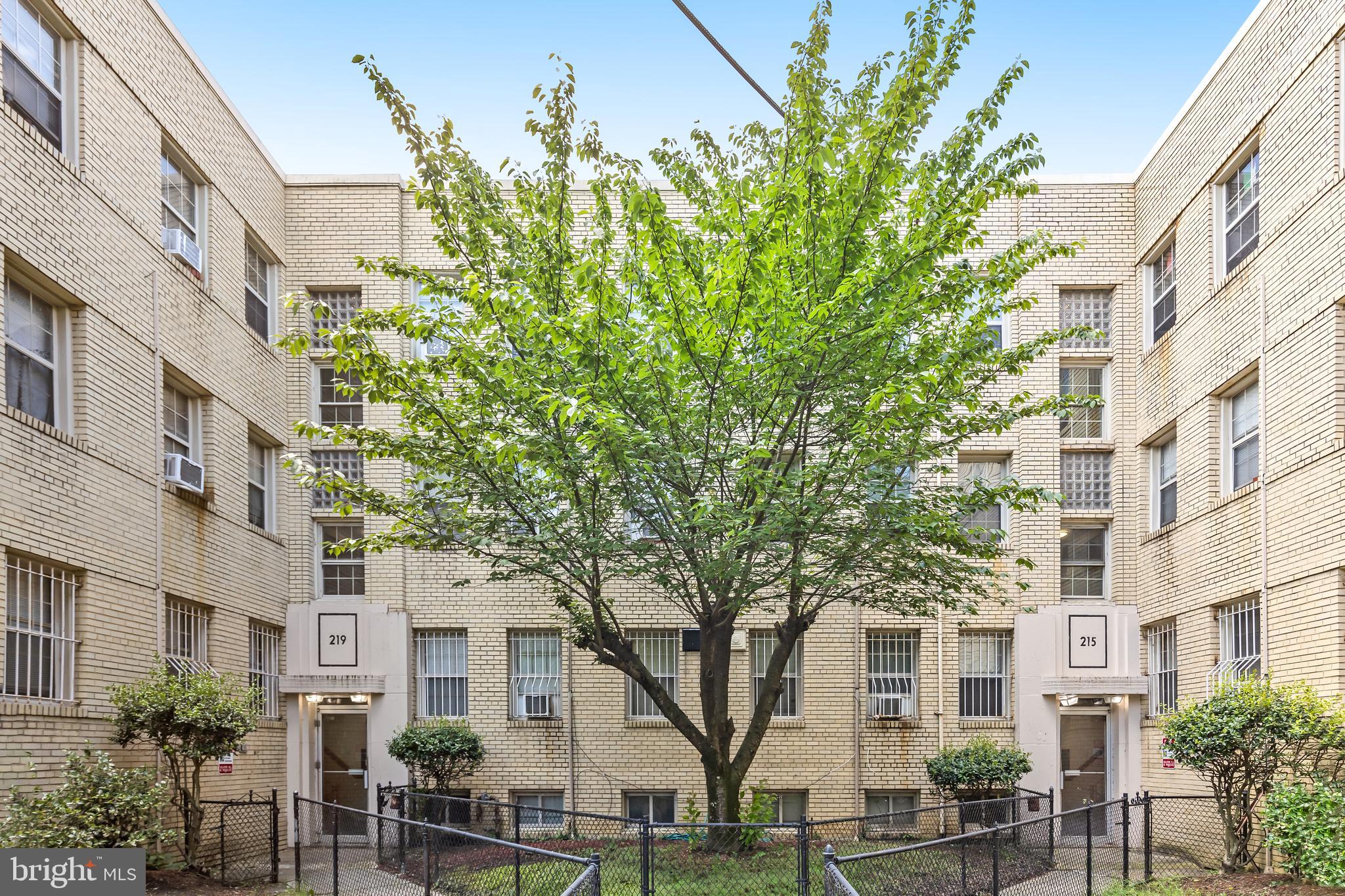 215 OAKWOOD ST. SE STREET SE 101