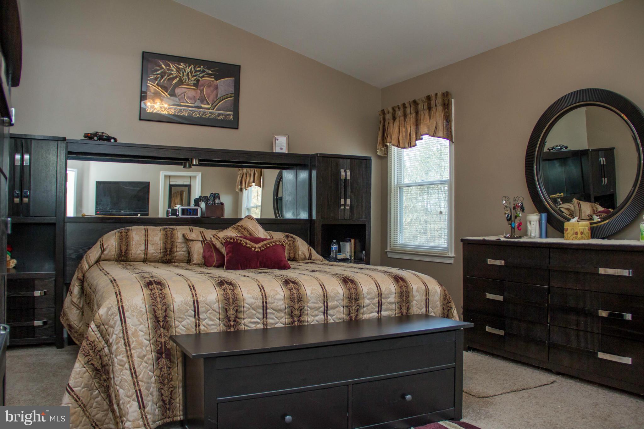 LEE MANOR - Residential