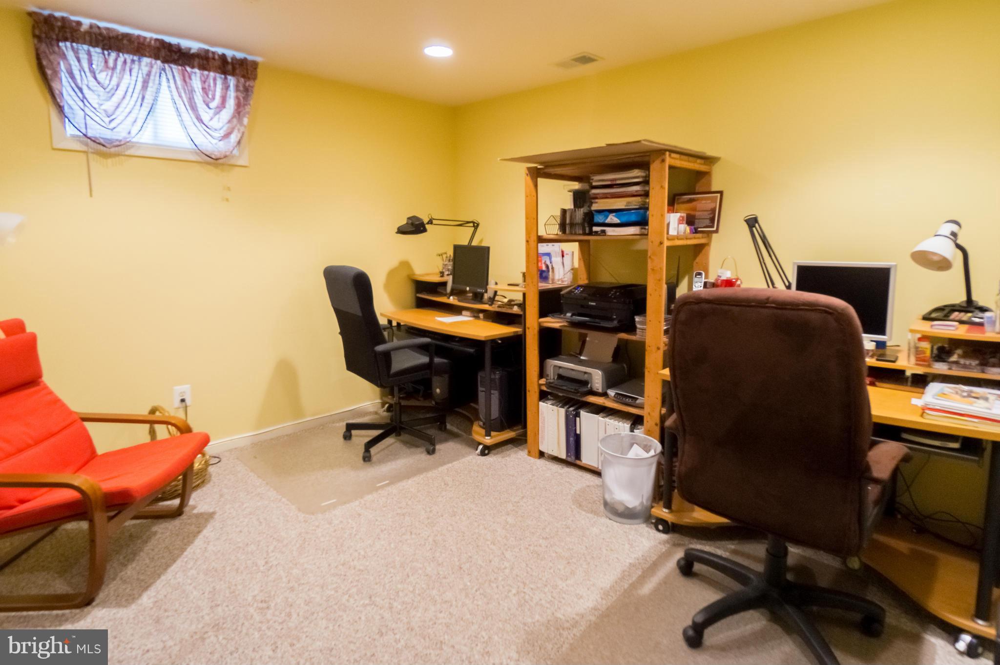 LEE MANOR - Residential