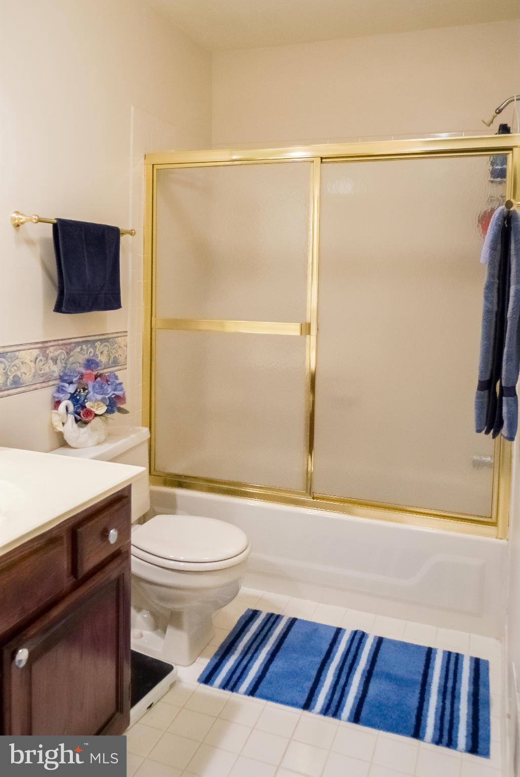 LEE MANOR - Residential