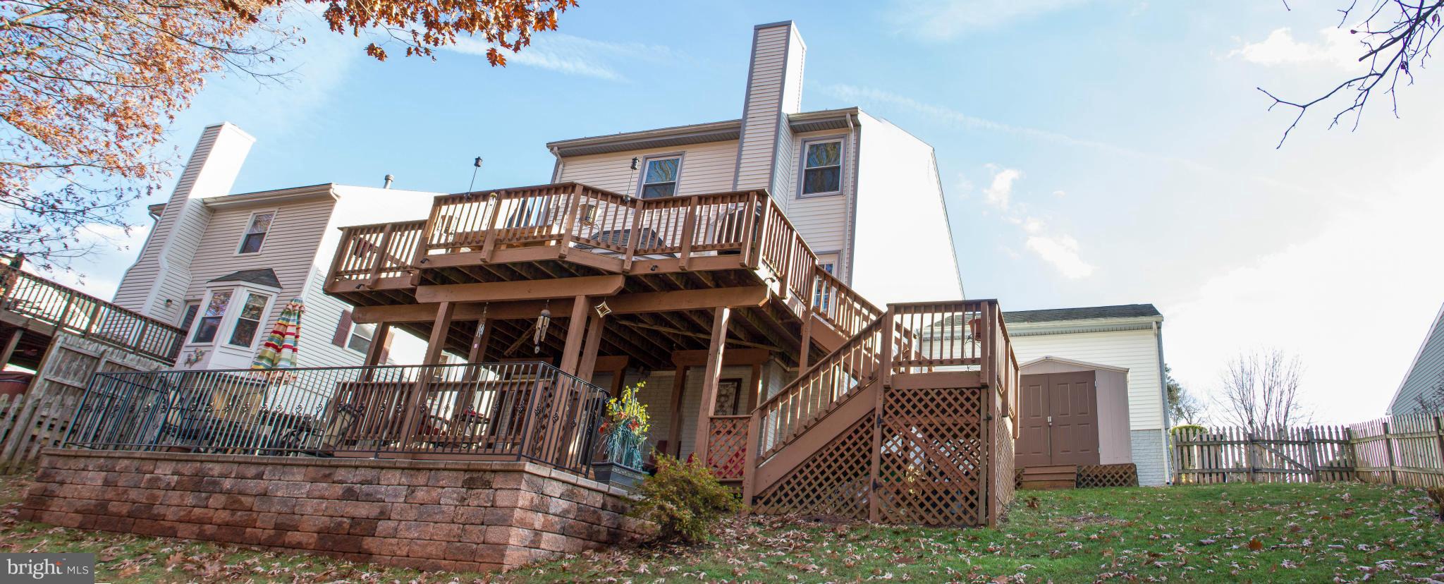 LEE MANOR - Residential