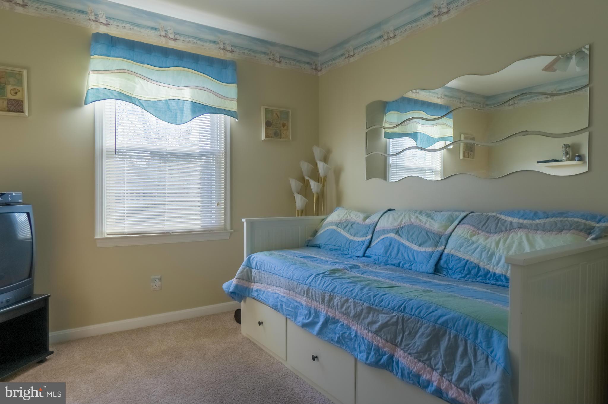 LEE MANOR - Residential