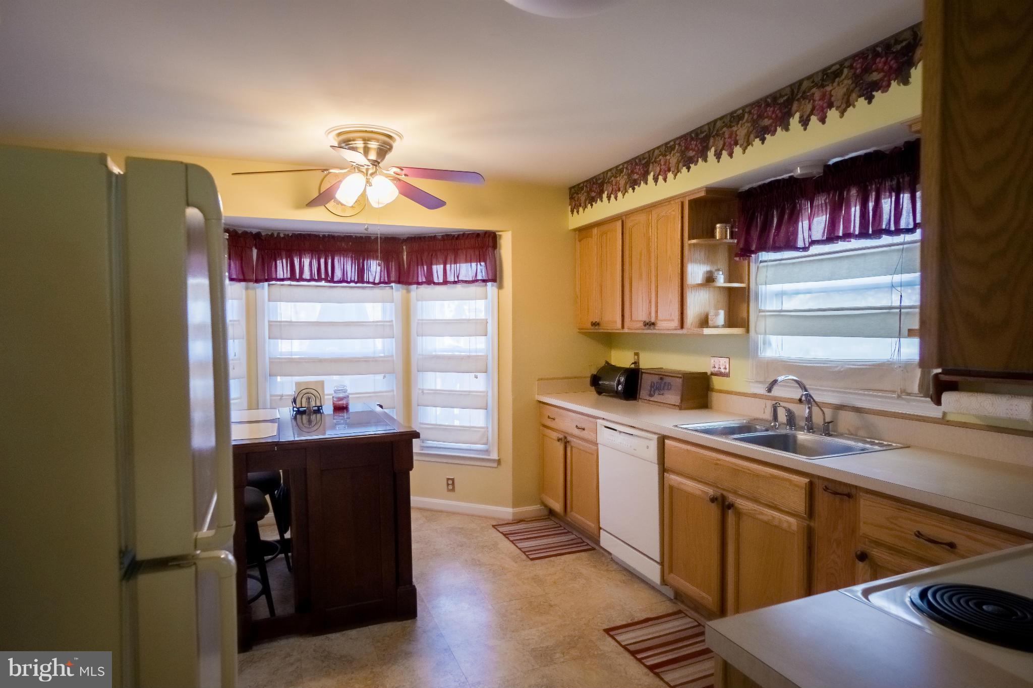 LEE MANOR - Residential