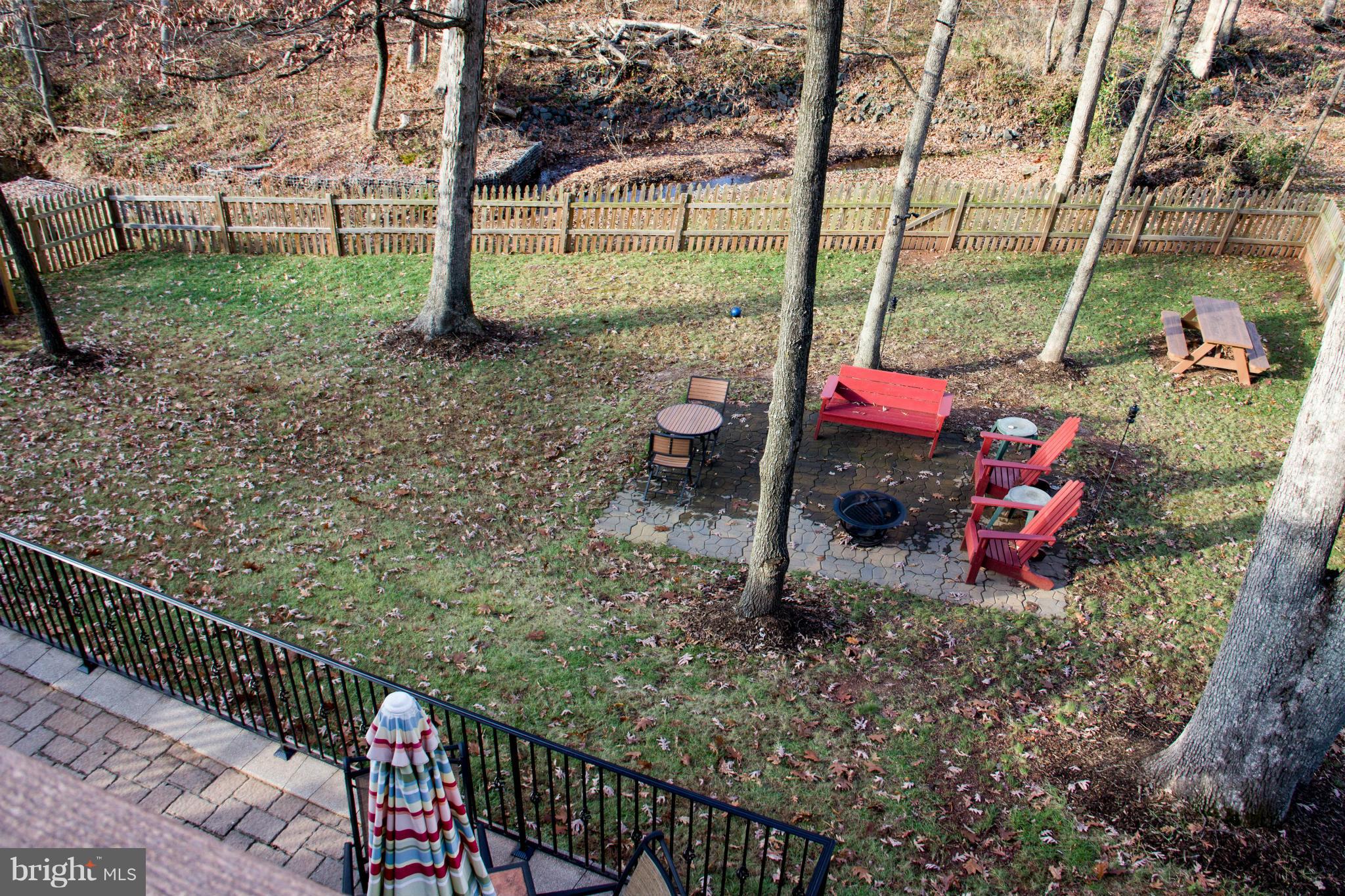 LEE MANOR - Residential