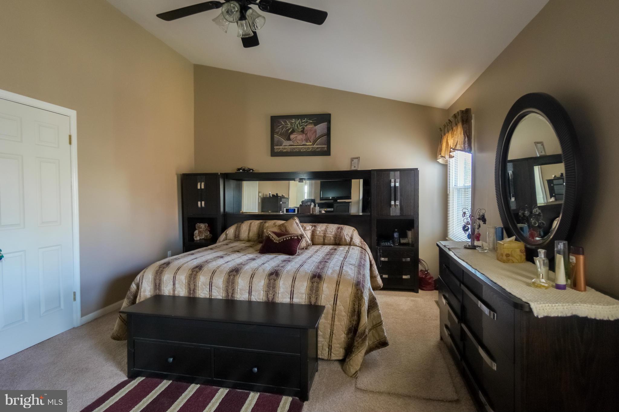 LEE MANOR - Residential