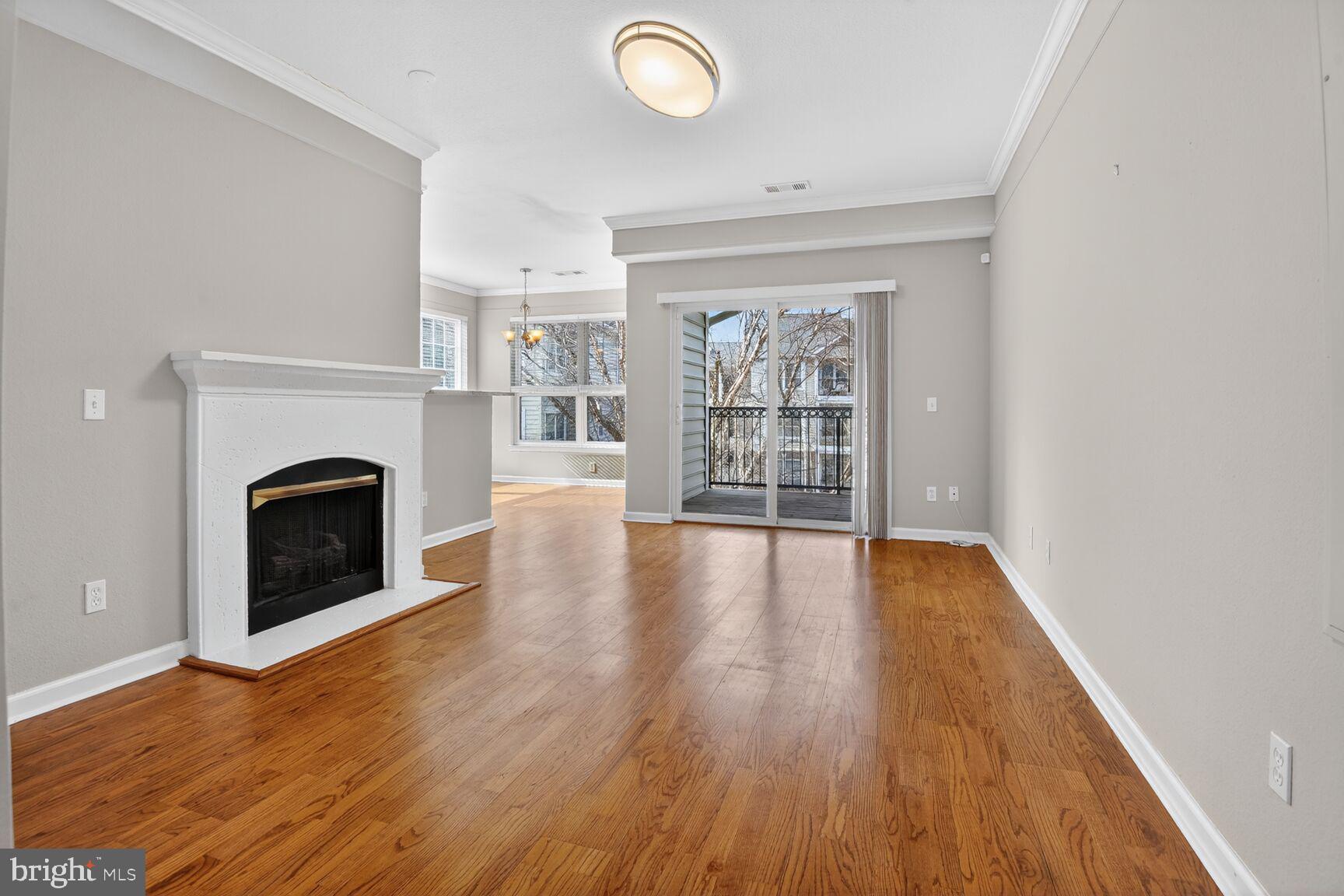 1600 SPRING GATE DRIVE 2402