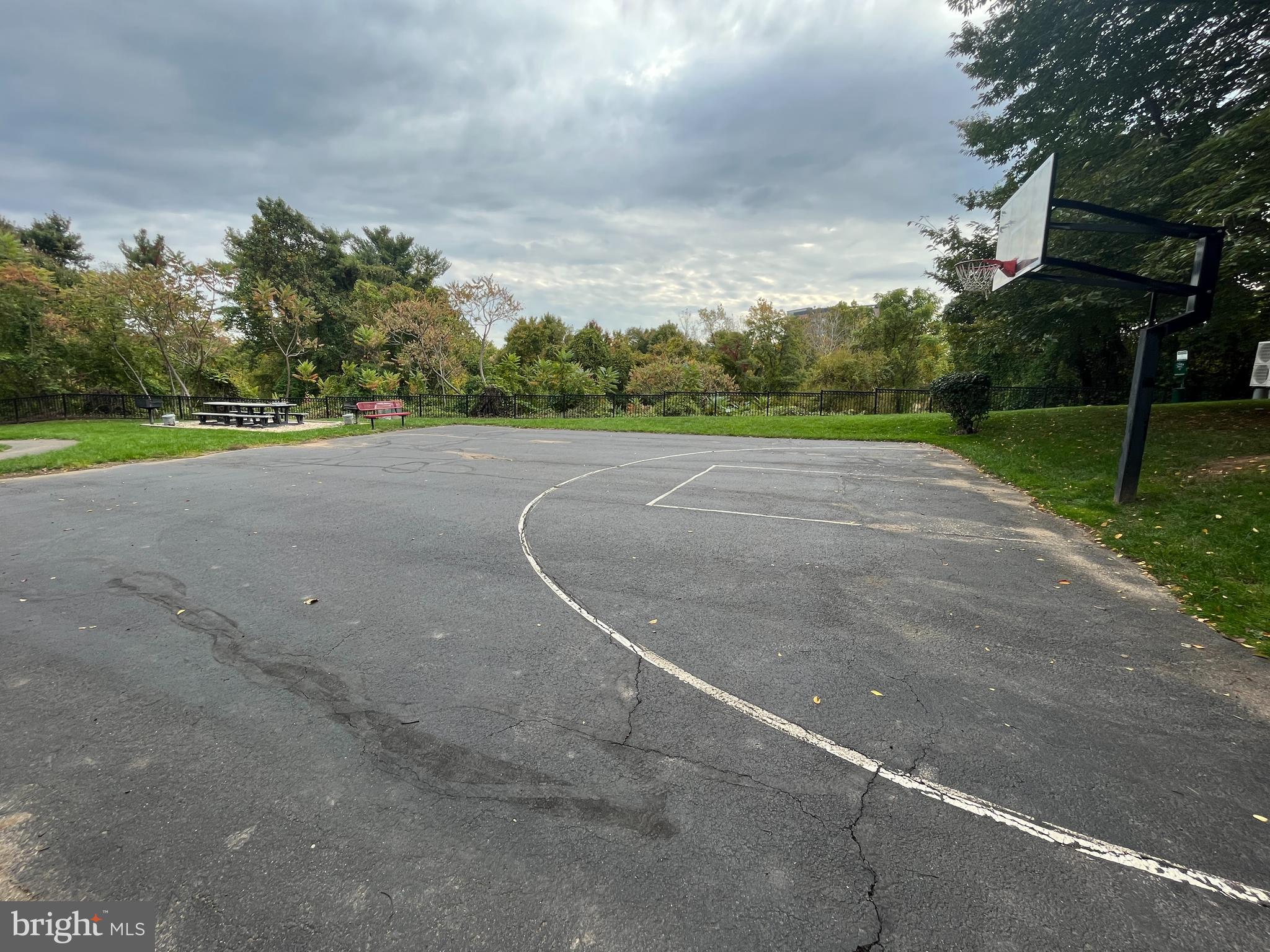 GATES OF MCLEAN - Residential