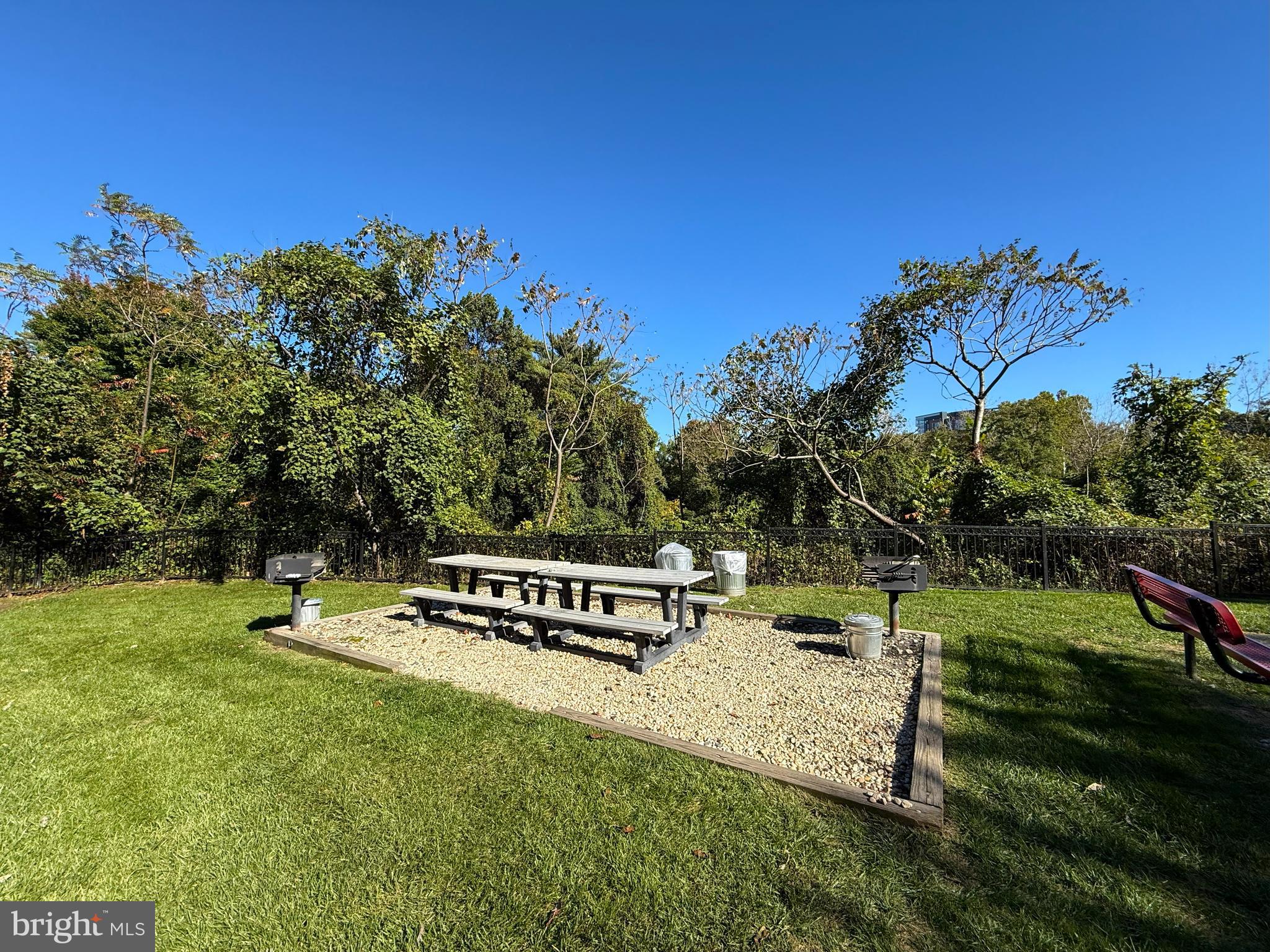 GATES OF MCLEAN - Residential