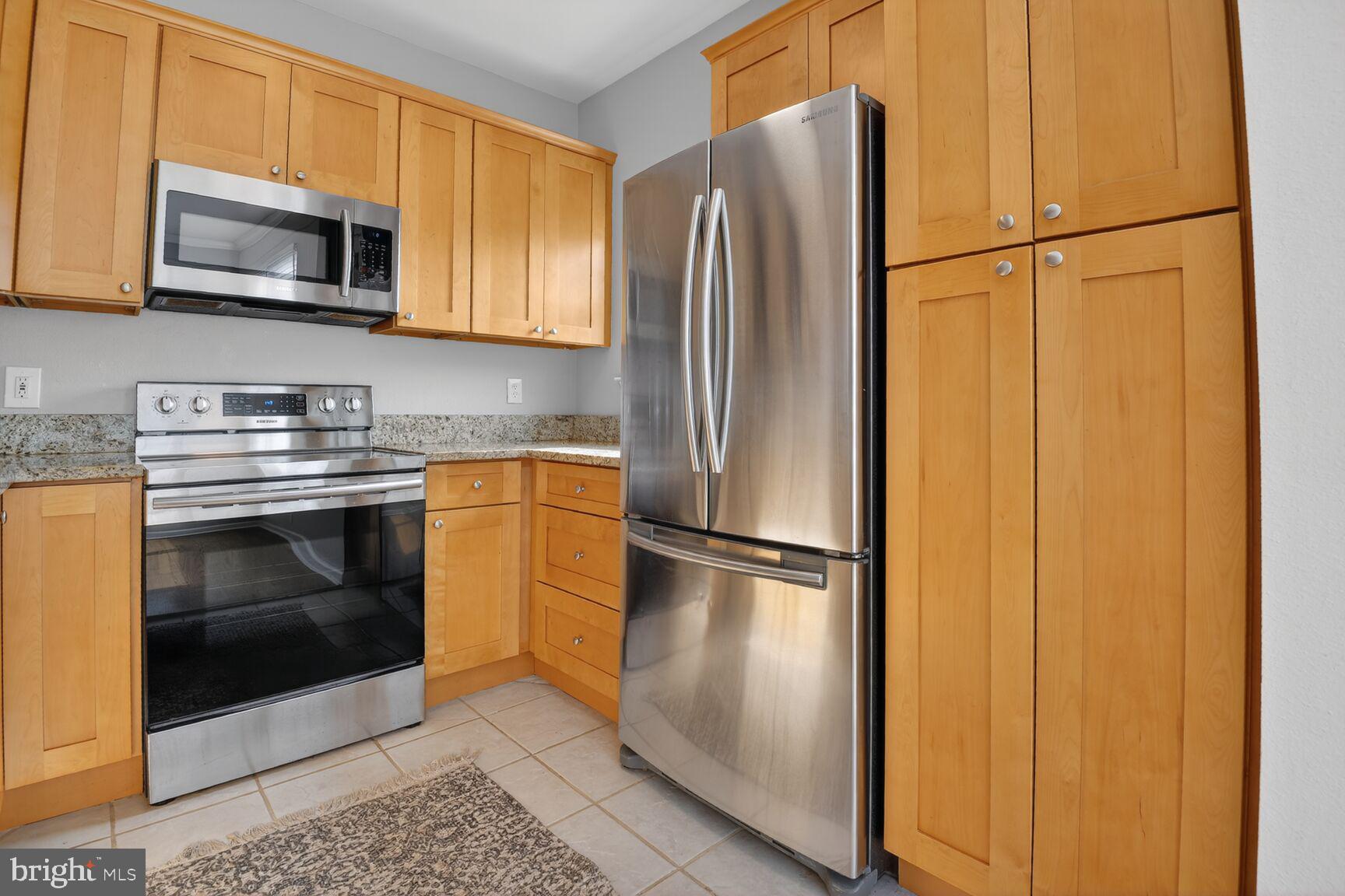 GATES OF MCLEAN - Residential