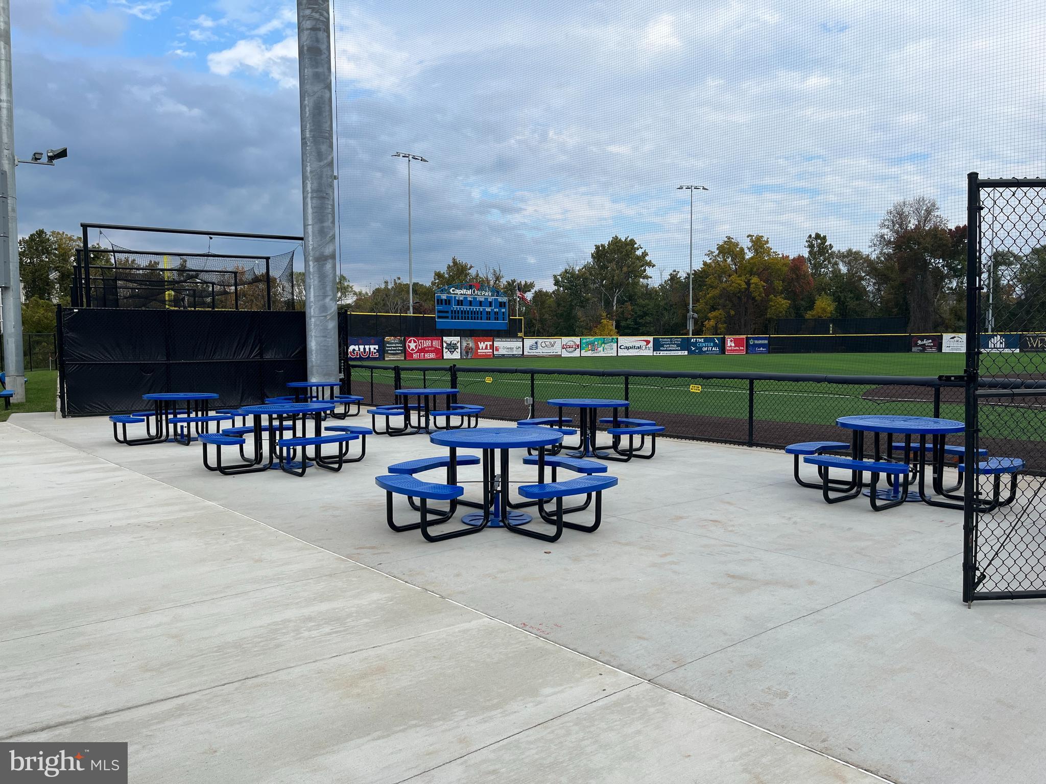 GATES OF MCLEAN - Residential