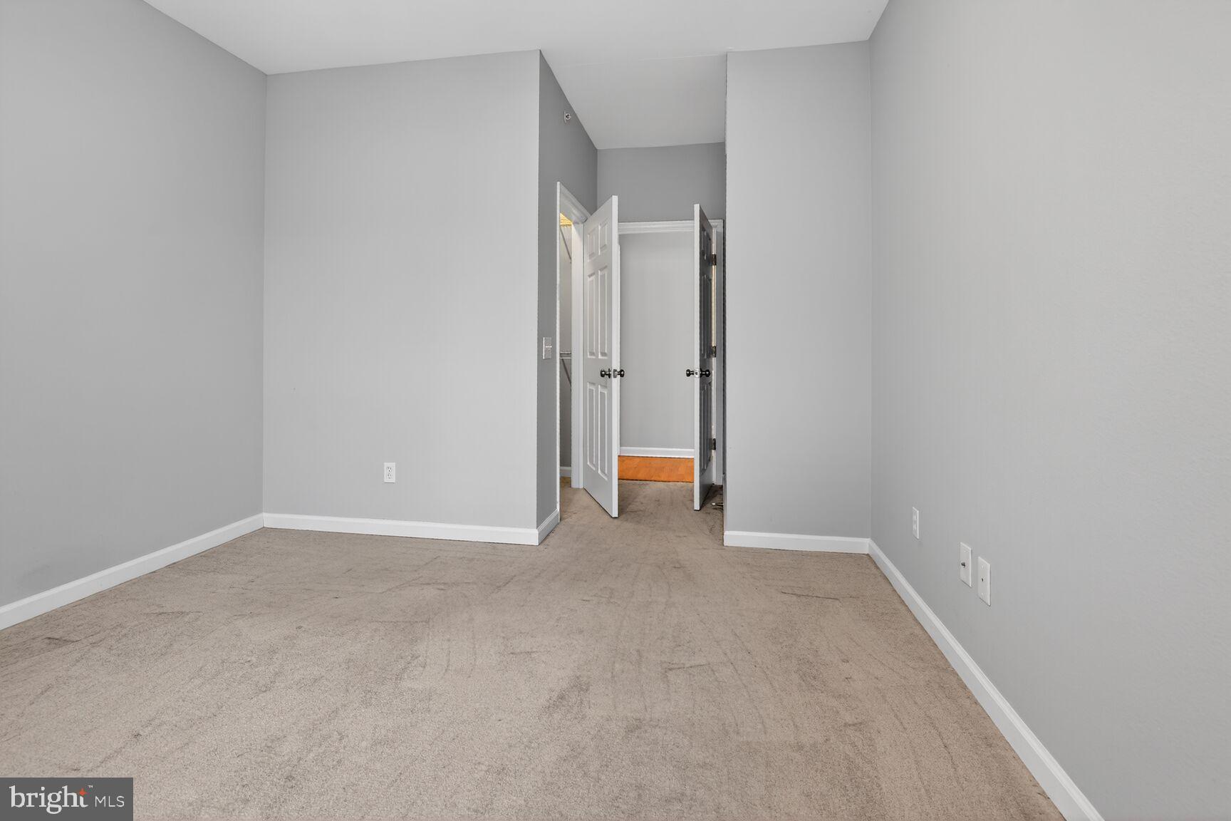 GATES OF MCLEAN - Residential