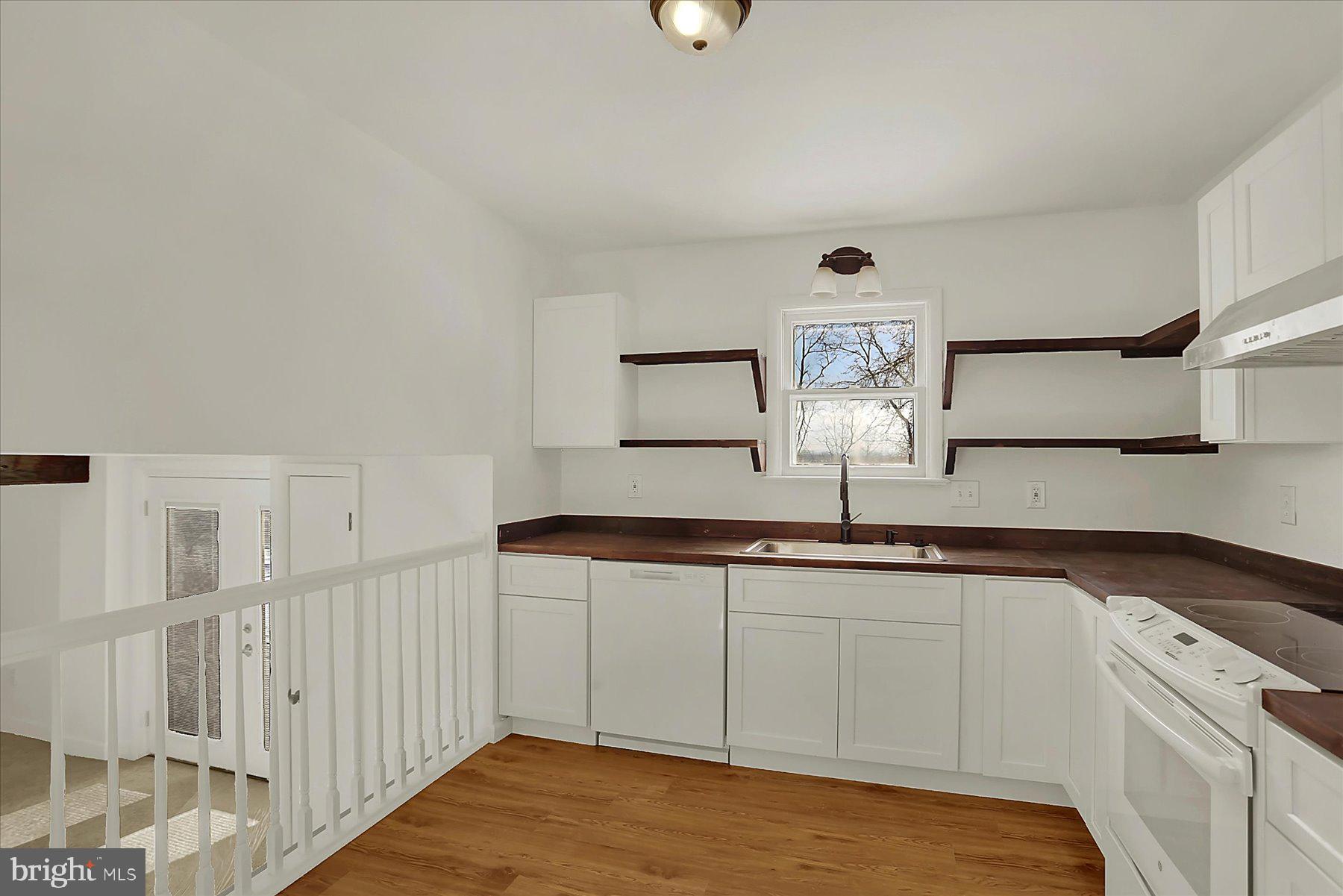 RIDGE HILLS - Residential