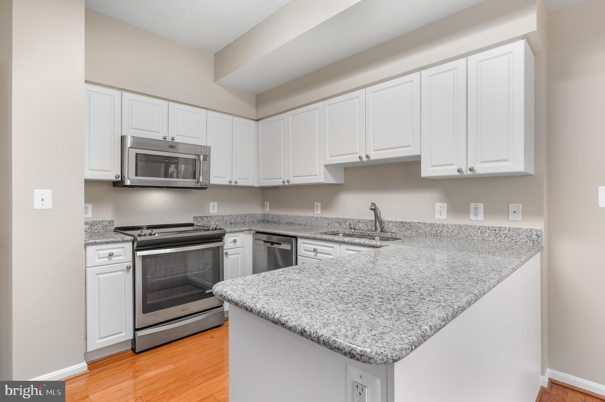 LANSDOWNE WOODS - Residential