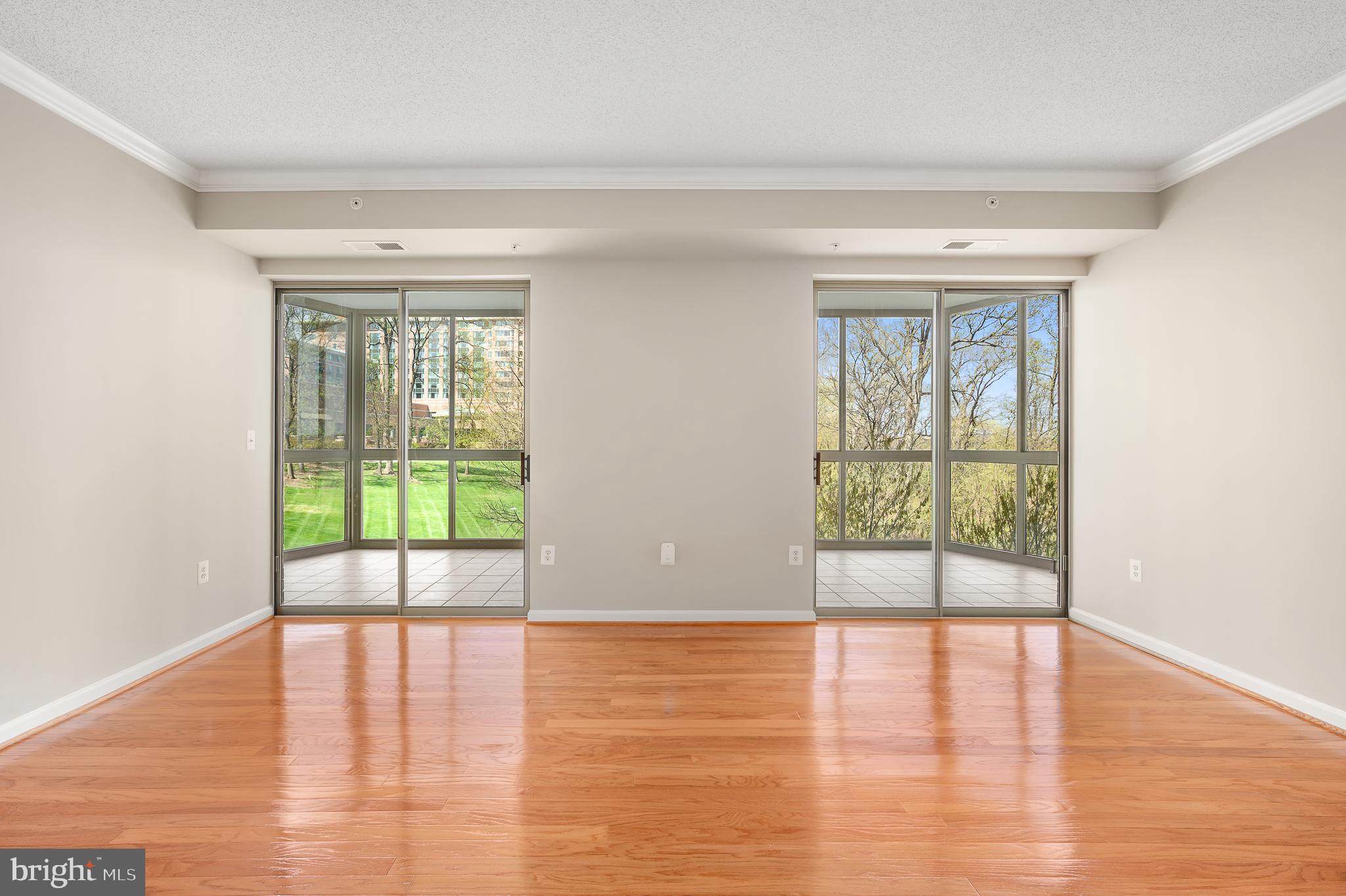 LANSDOWNE WOODS - Residential