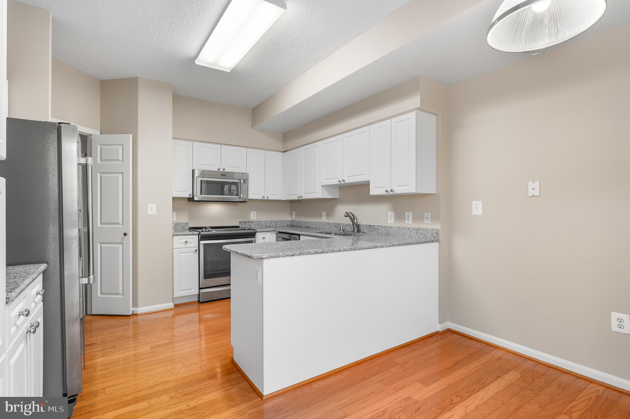 LANSDOWNE WOODS - Residential